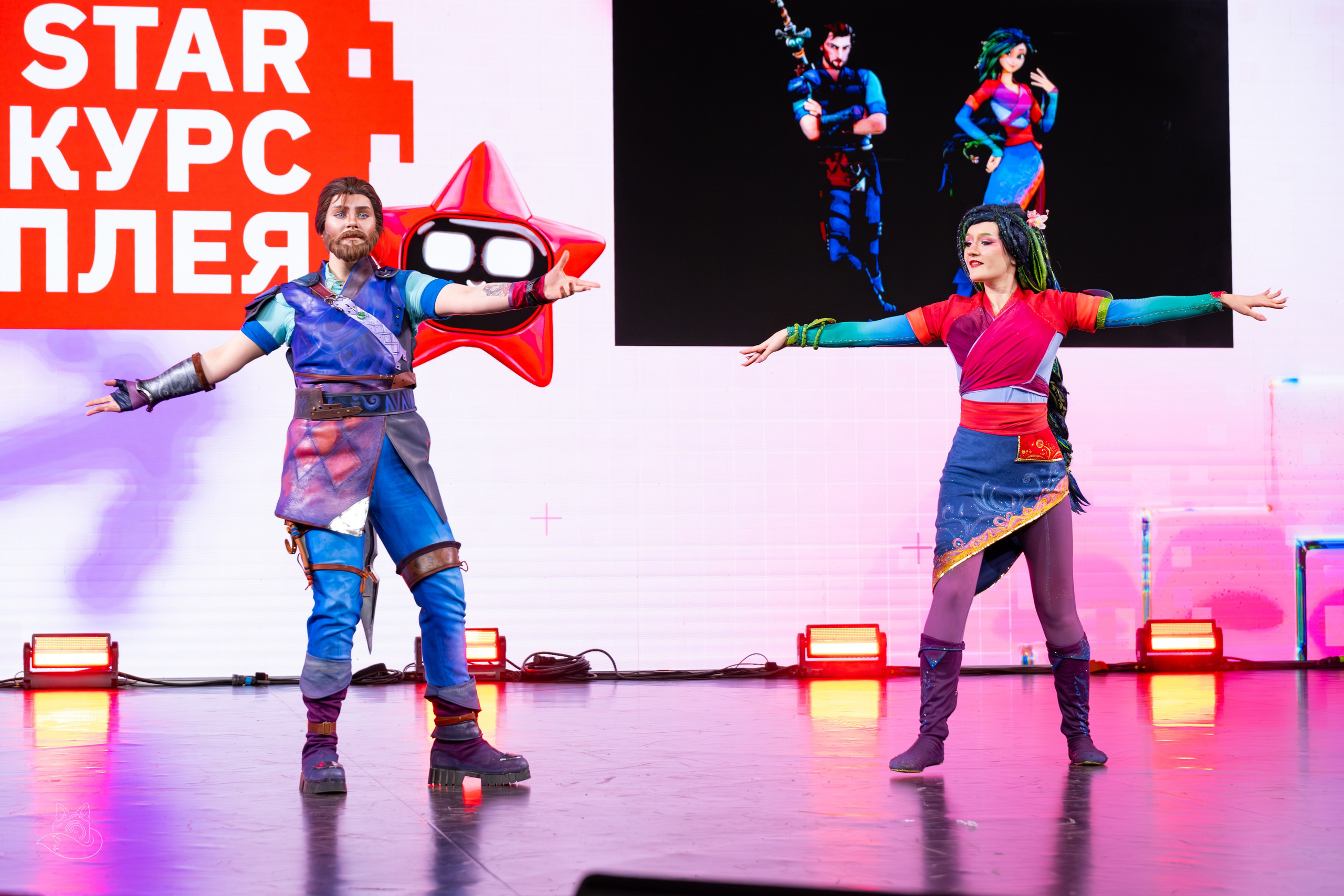 Сцена РЭД ЭКСПО 2024. Косплей фотограф