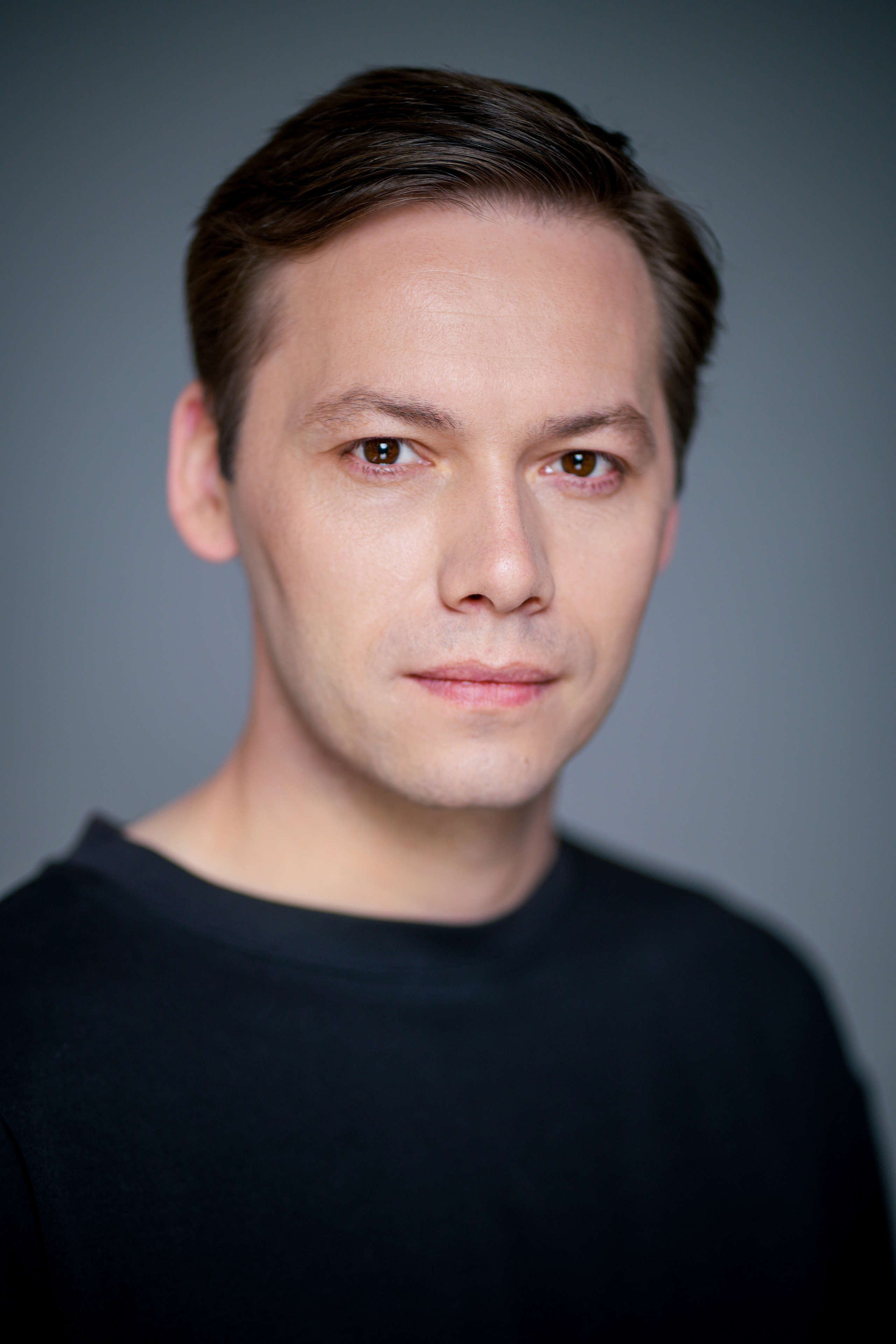 Актёр Дамир Миркамилов. Портретная съемка в Москве, студийный фотограф Игорь Фомин