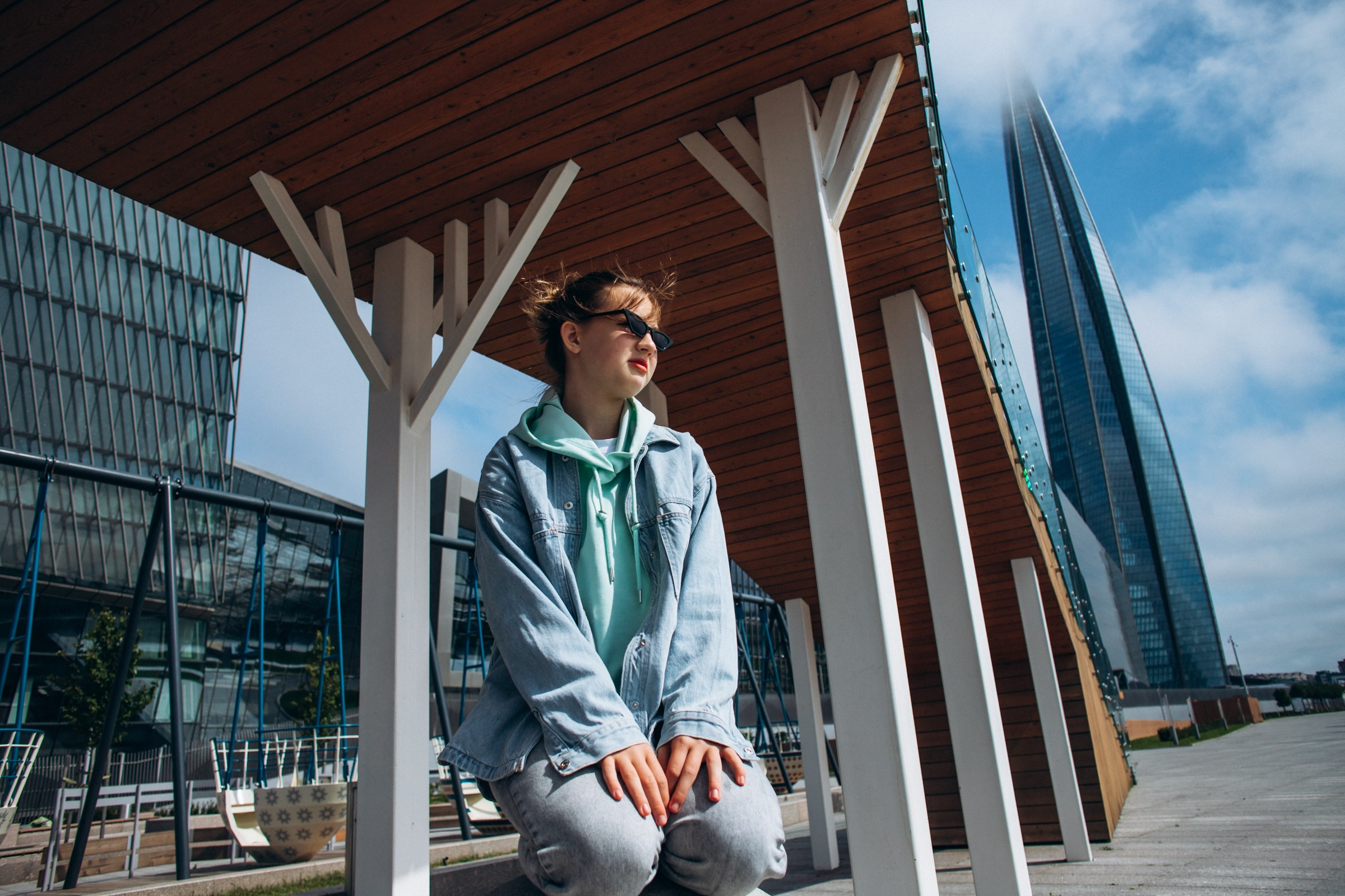 Катерина с детьми в июле. Фотопрогулка в Петербурге. Индивидуальный и семейный фотограф в Санкт-Петербурге