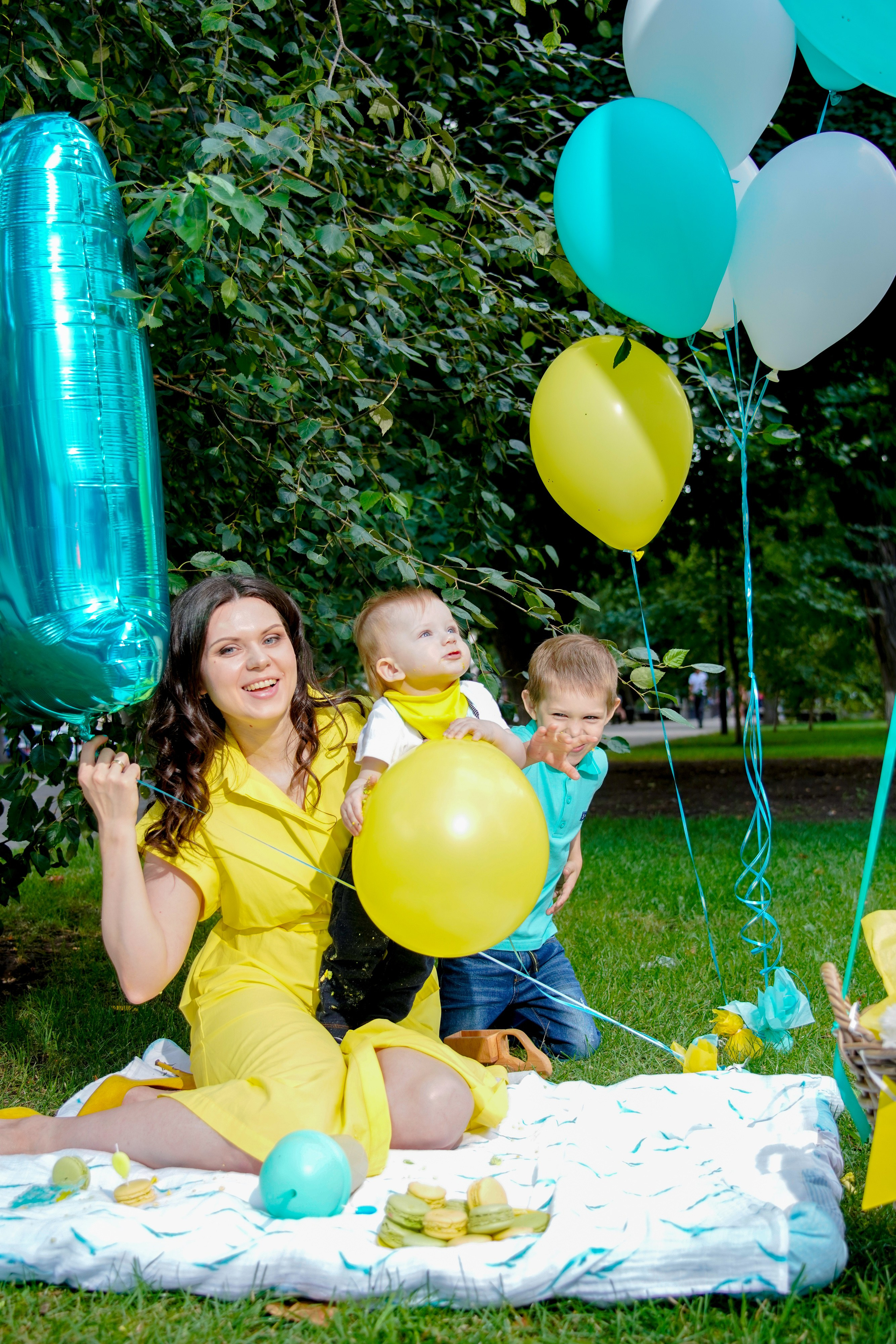 1 год)). Max Matvich and Victoria Basova are professionals in their field