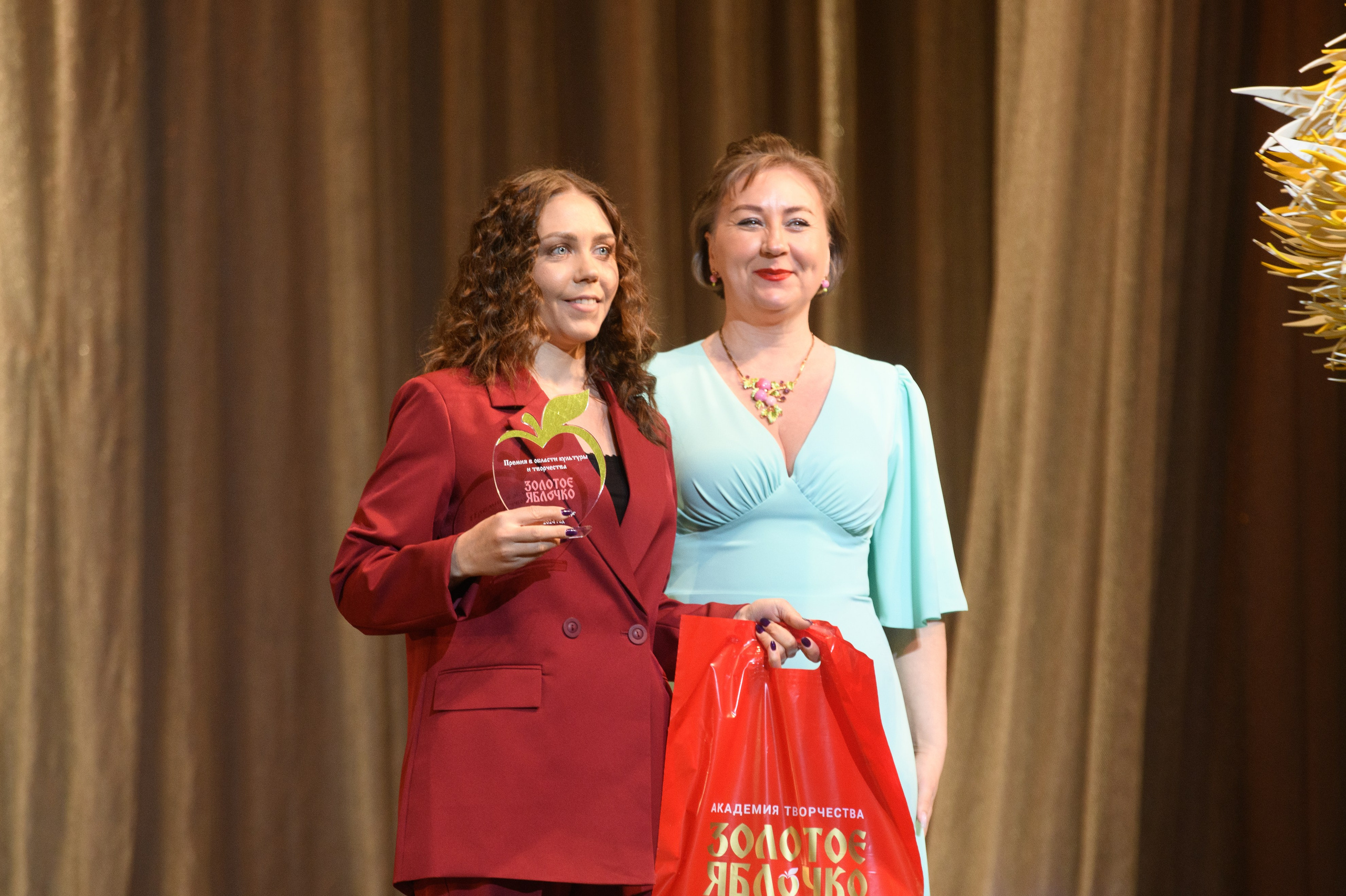 23 апреля, часть 1, БКЗ Октябрьский, г. Санкт-Петербург. Золотое яблочко