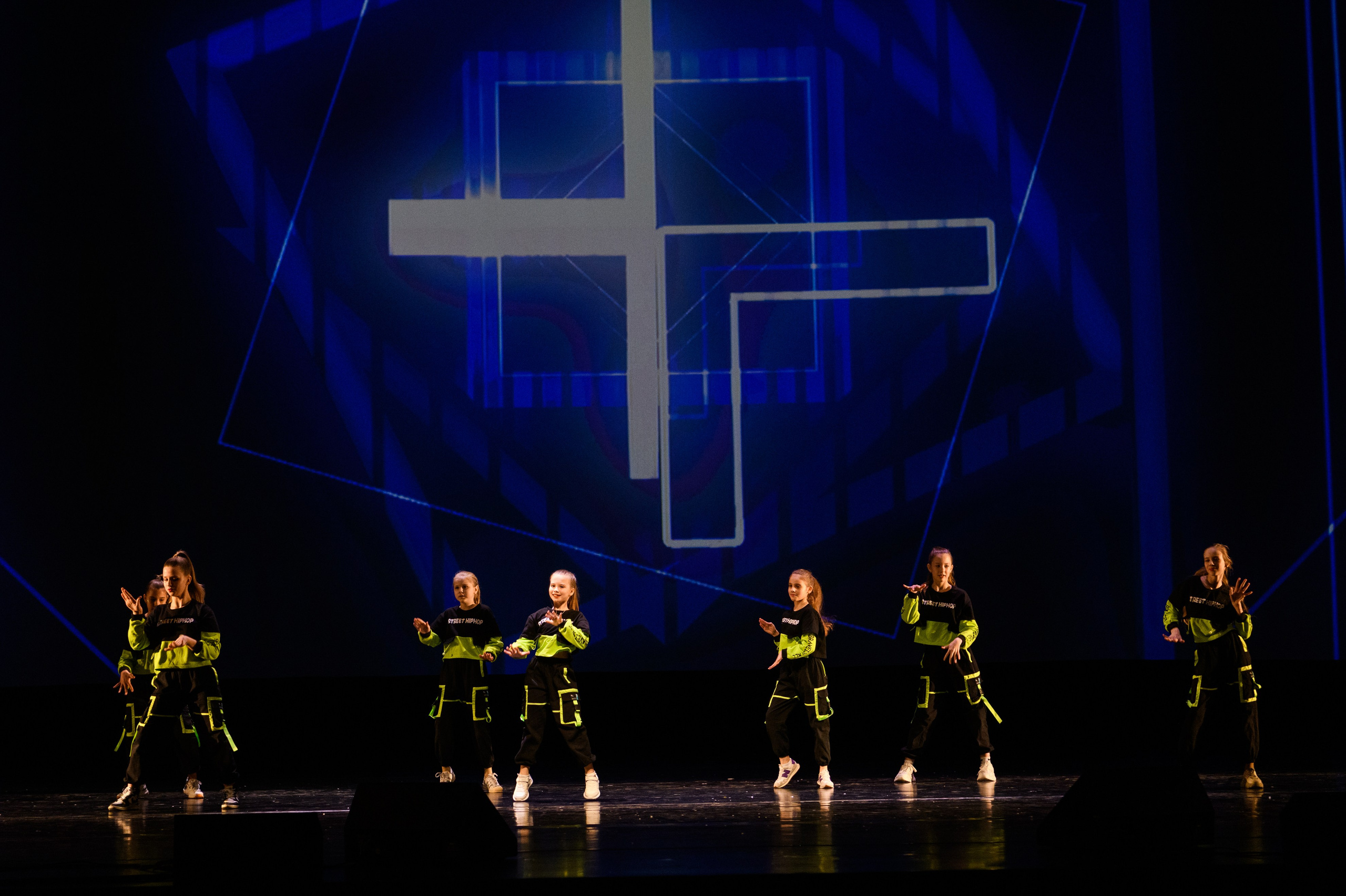 23 апреля, часть 2, БКЗ Октябрьский, г. Санкт-Петербург. Золотое яблочко