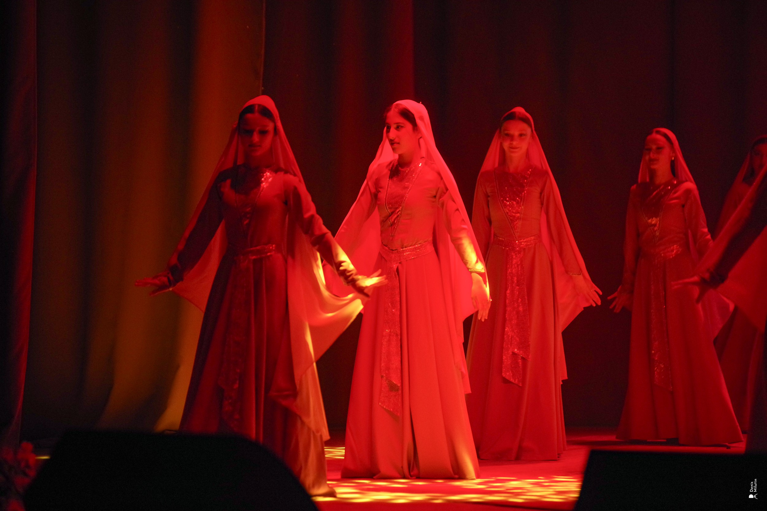 Танцы в Хоби. Портретный фотограф Денис Милютин