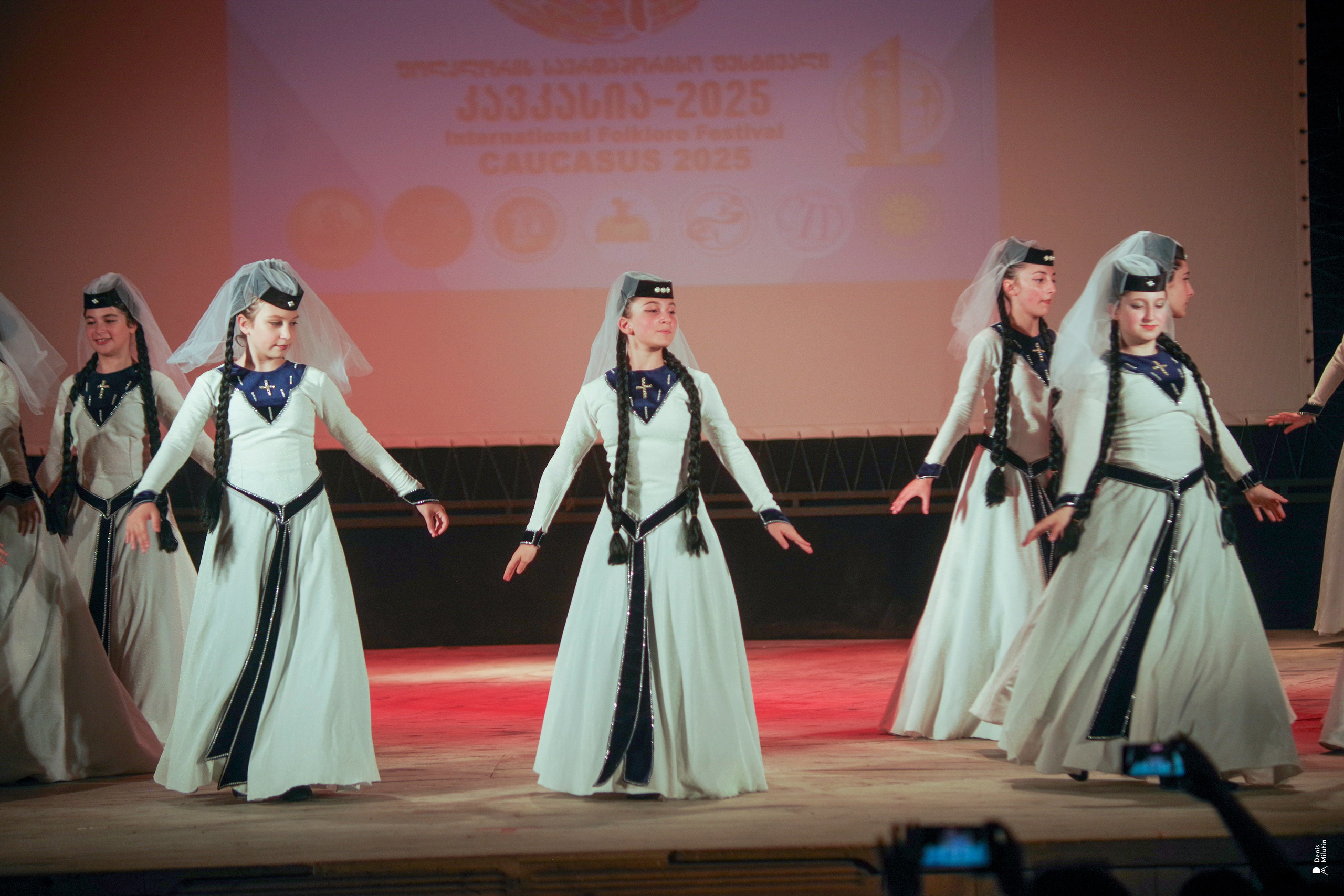 Танцы в прекрасном Они. Портретный фотограф Денис Милютин