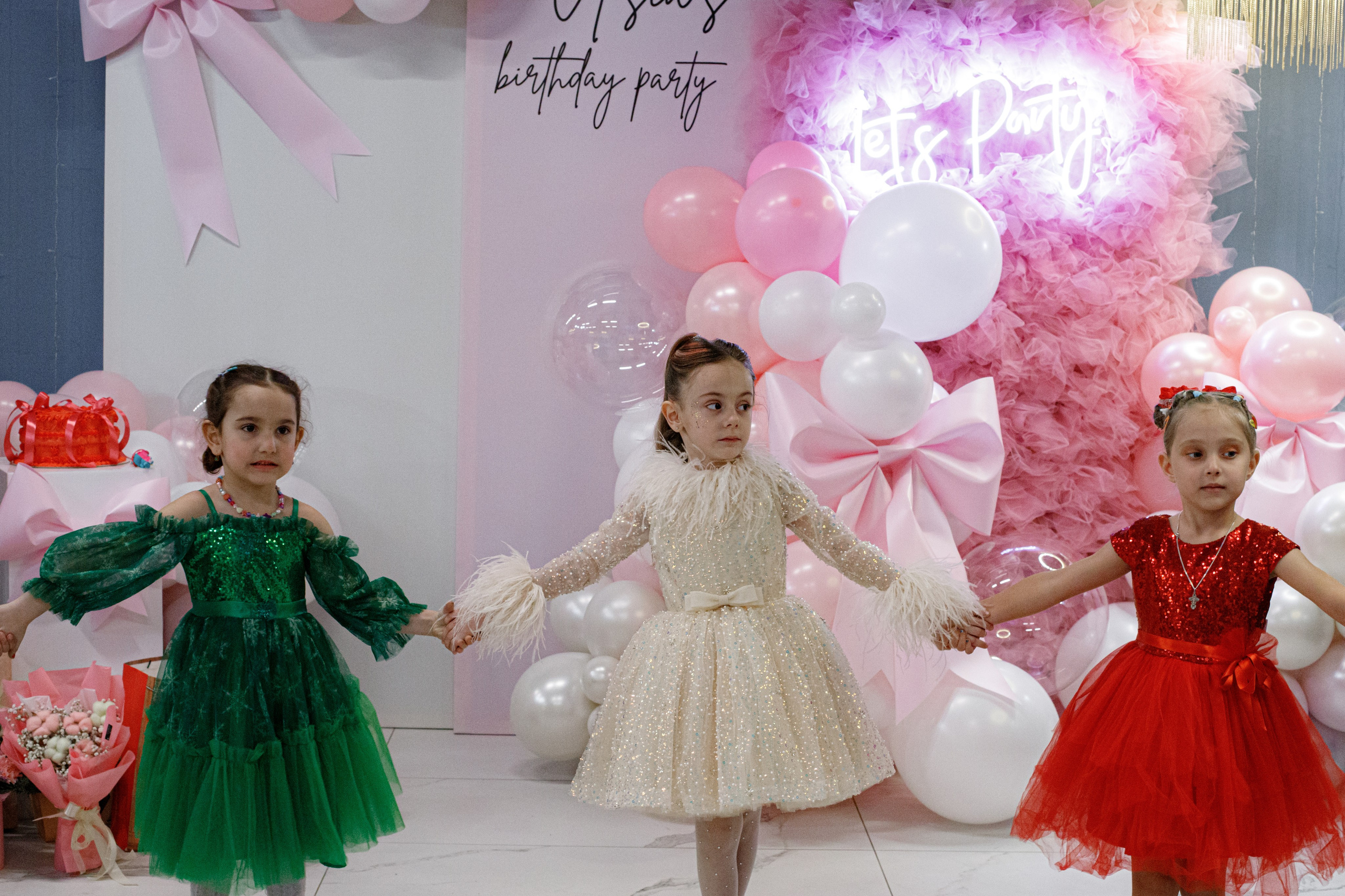 ASIA'S BIRTHDAY PARTY. Photokarish