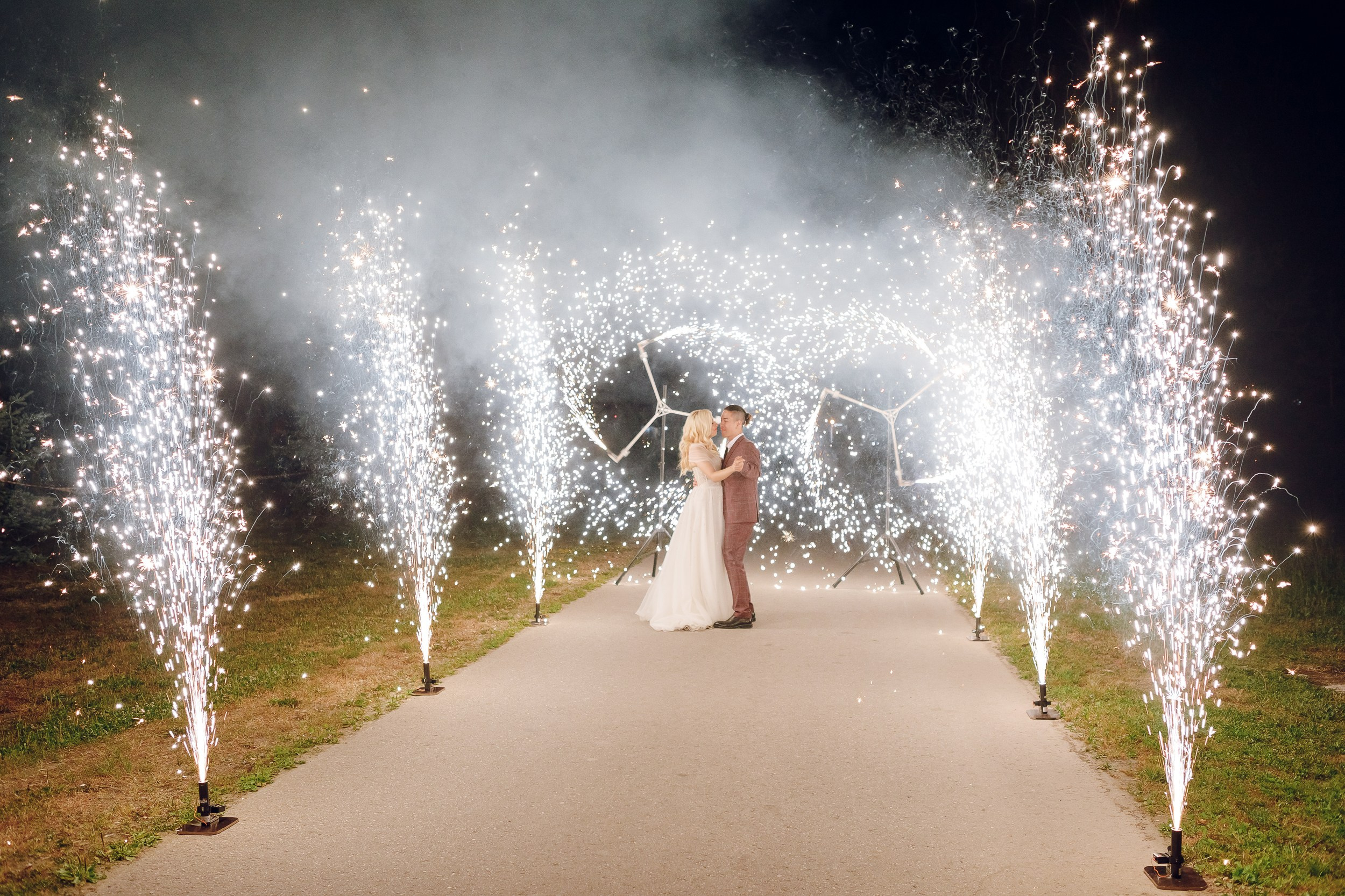 Дай У и Мария. Главная