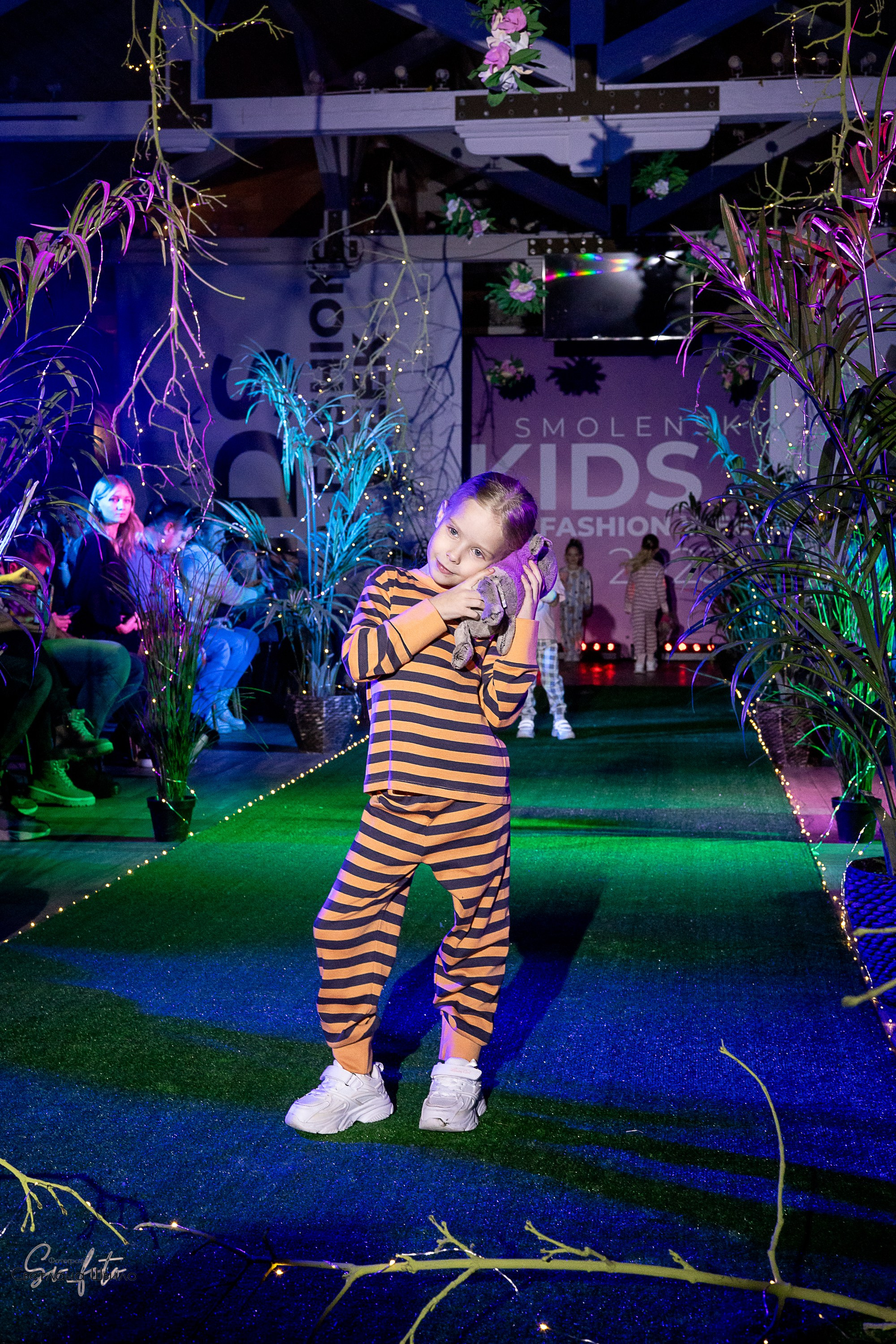 Smolensk Fashion Week_показы_ДЕНЬ 3_ФИНАЛ_Алиса в стране чудес. Главная