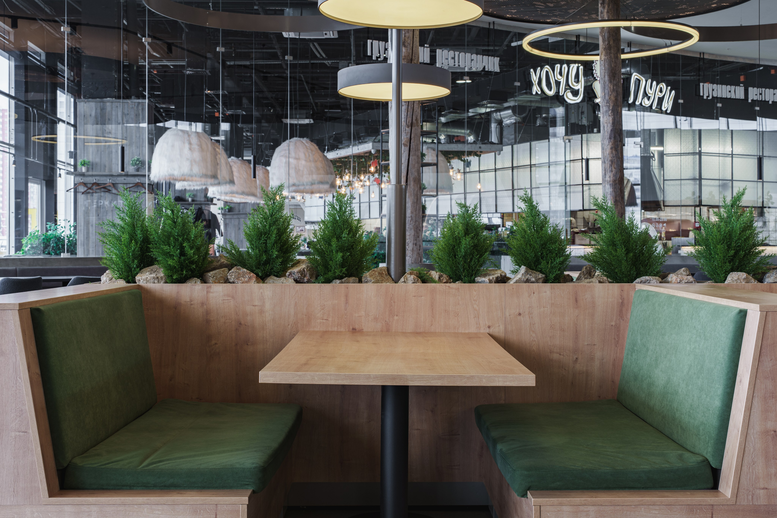 Фотосъемка Фудкорта ТРЦ «Планета». Интерьерный фотограф и ретушер в Красноярске Денис Антропов