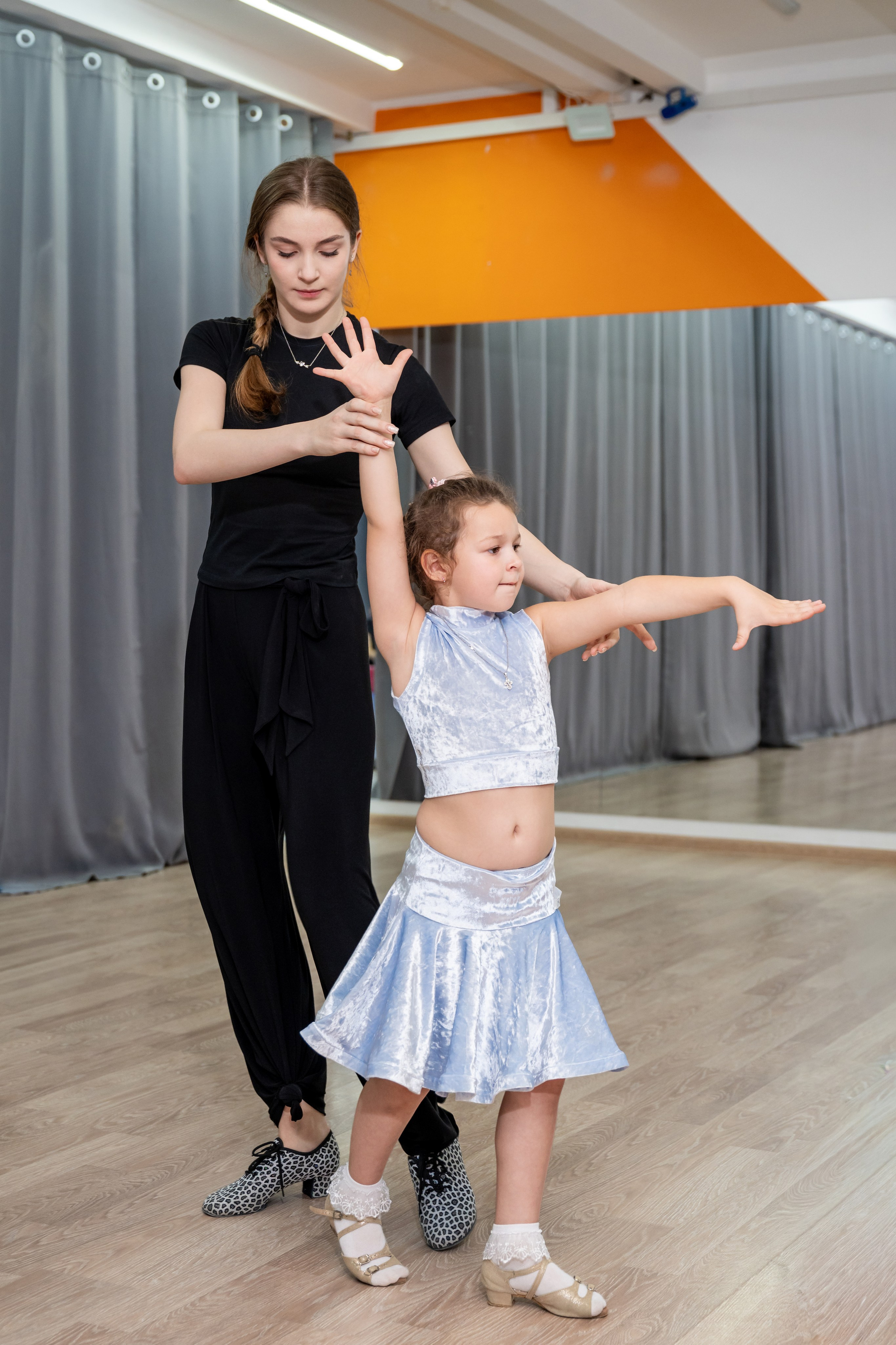 Группа 3-6 лет первый и второй год обучения. КонТакт — спортивные бальные танцы в Москве