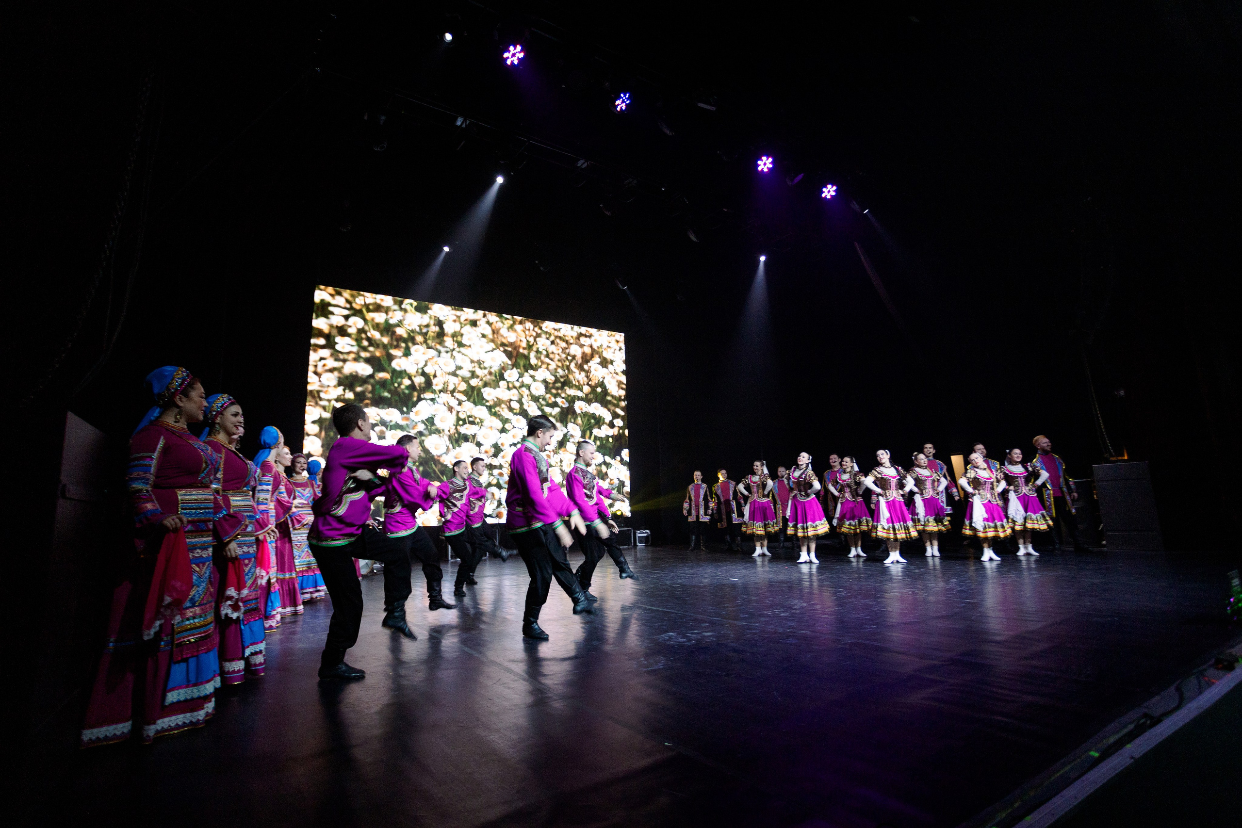 РЕПОРТАЖ: НОВЫЙ ГОД В ДК МЕТАЛЛУРГ. Профессиональный фотограф в Ижевске Леша Петров
