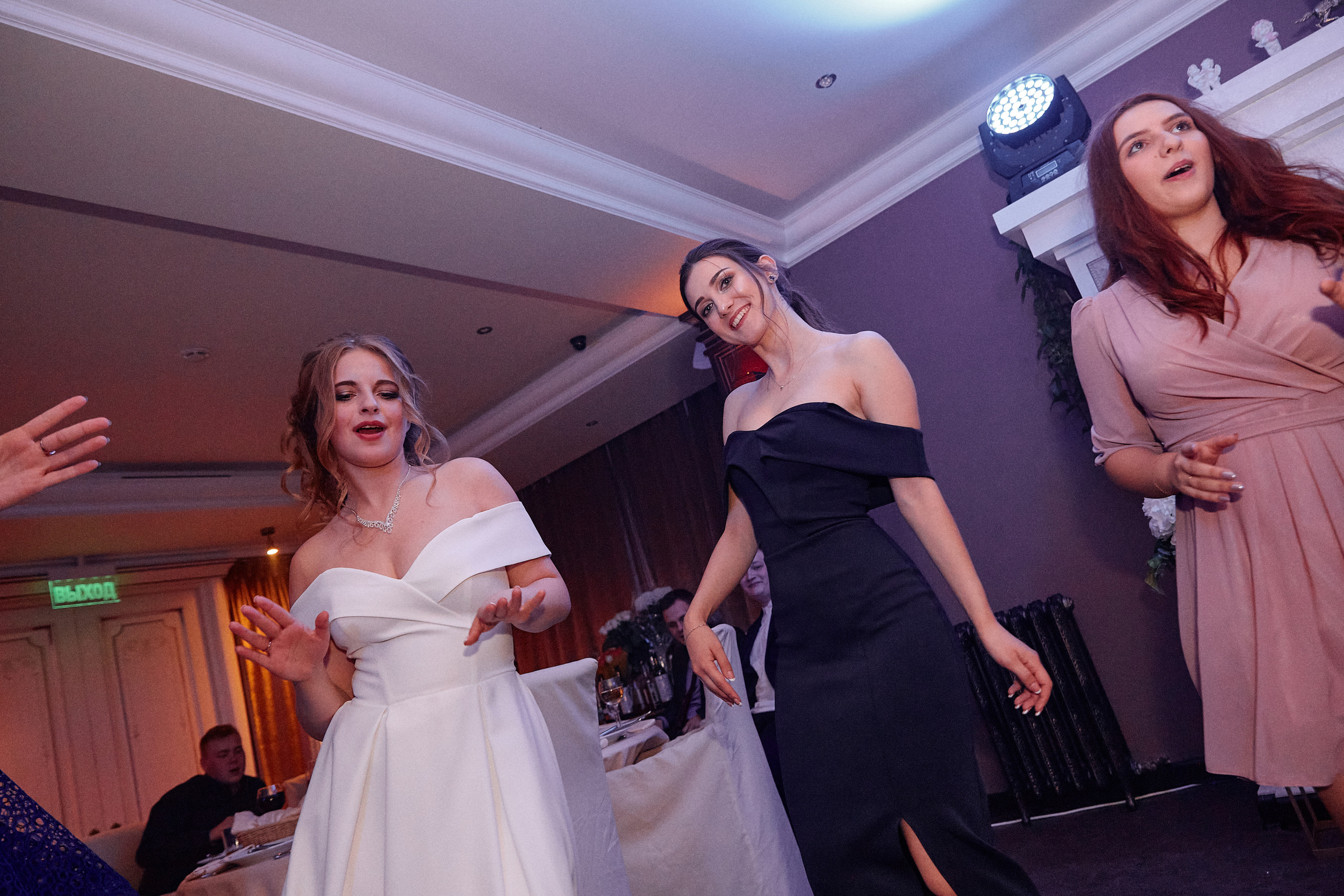 Свадебная съёмка в Нижнем Новгороде. Свадебный фотограф Антон Артюшин. Работаю в Нижнем Новгороде и Москве