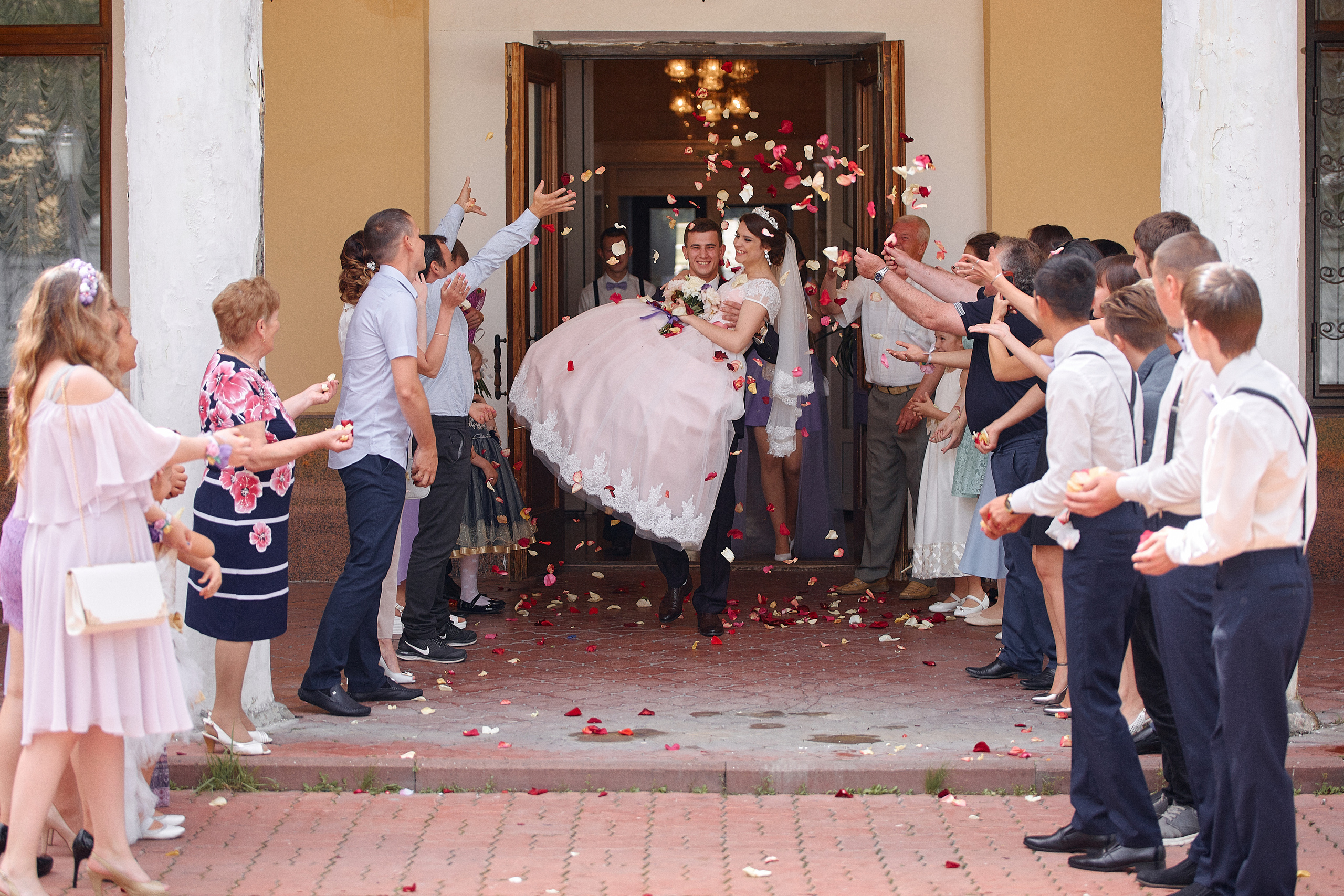 Фотосъёмка свадьбы в Нижнем Новгороде. Свадебный фотограф Антон Артюшин. Работаю в Нижнем Новгороде и Москве