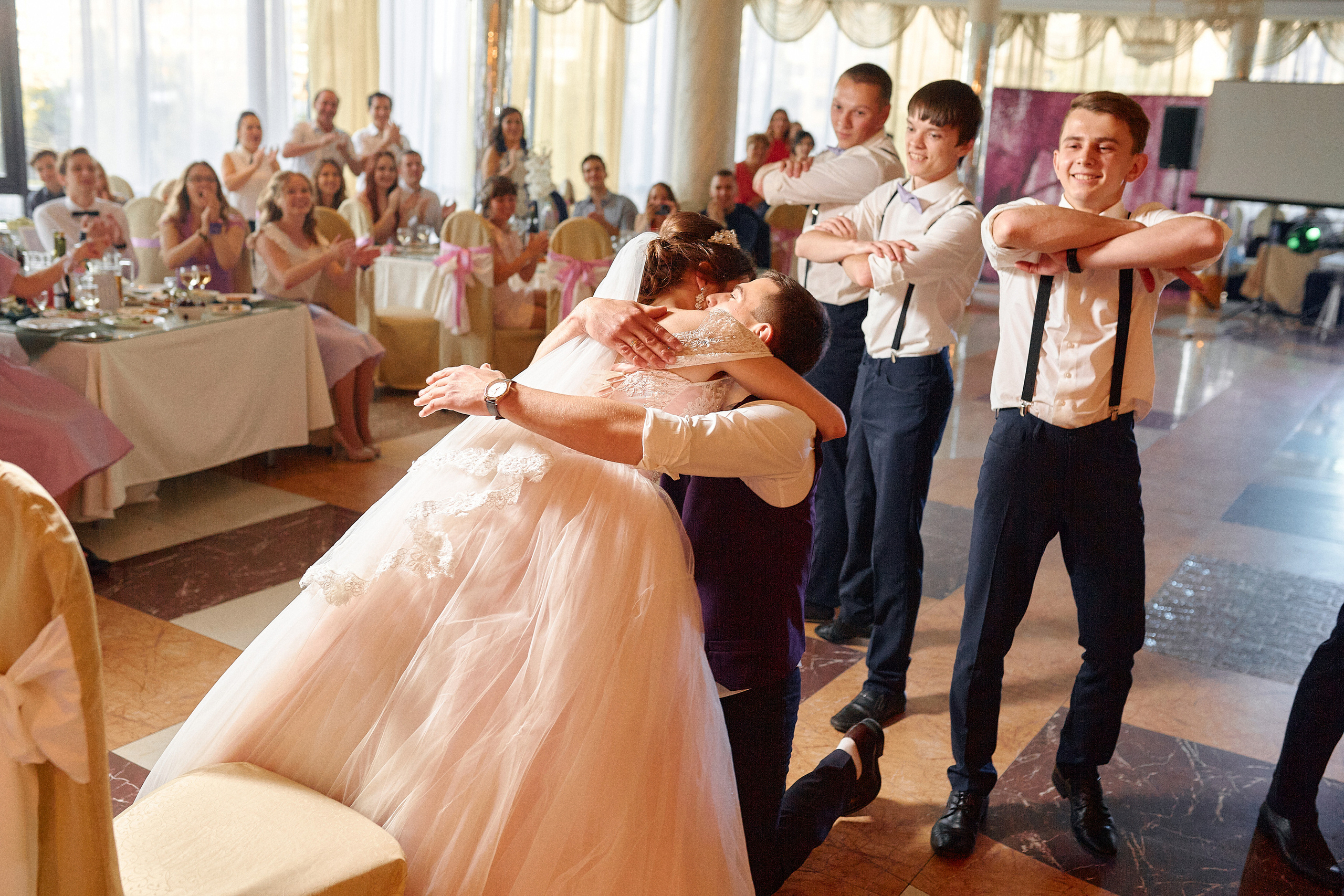 Фотосъёмка свадьбы в Нижнем Новгороде. Свадебный фотограф Антон Артюшин. Работаю в Нижнем Новгороде и Москве