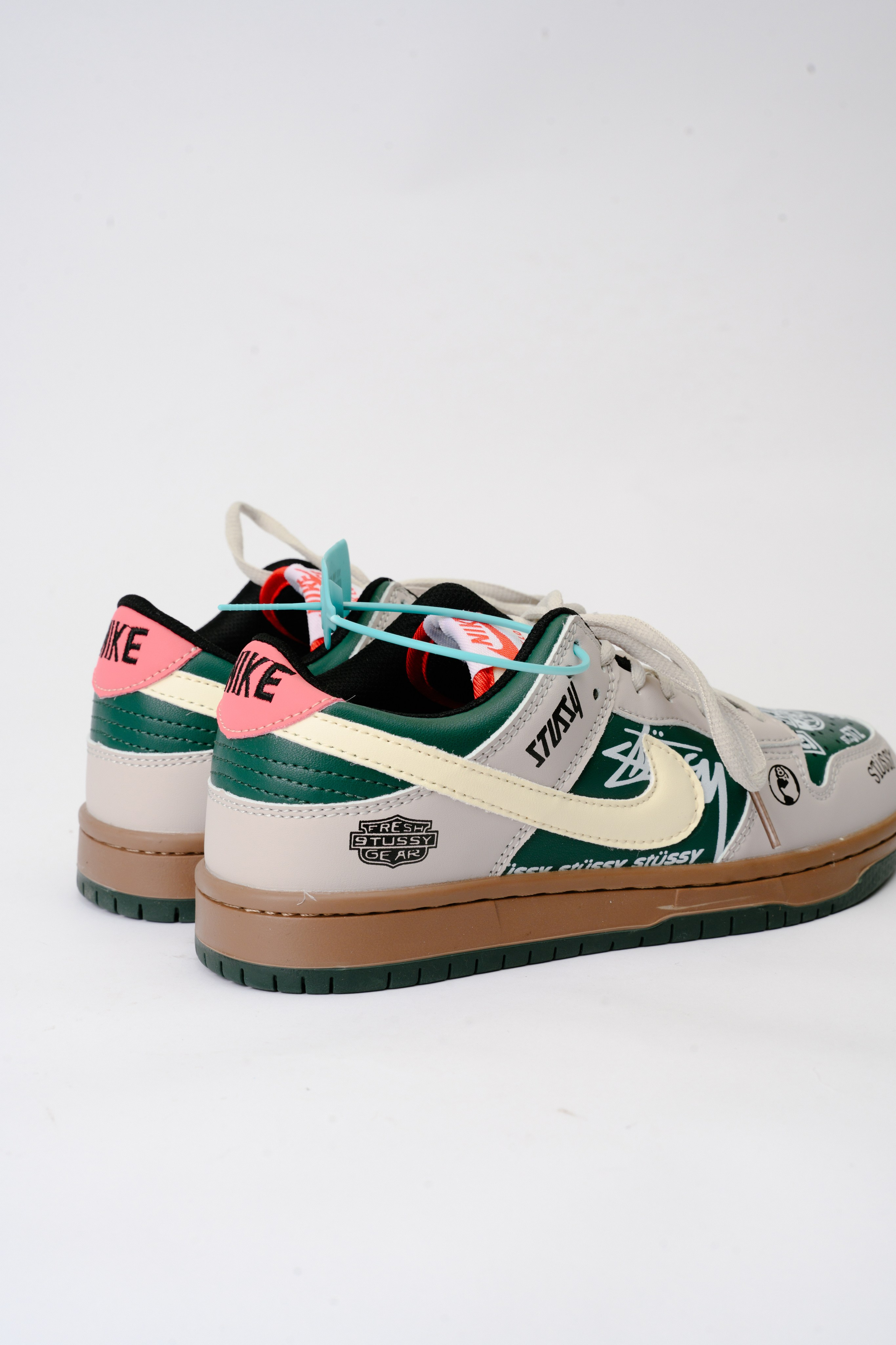 Кроссовки для wb. Фотограф в Красноярске