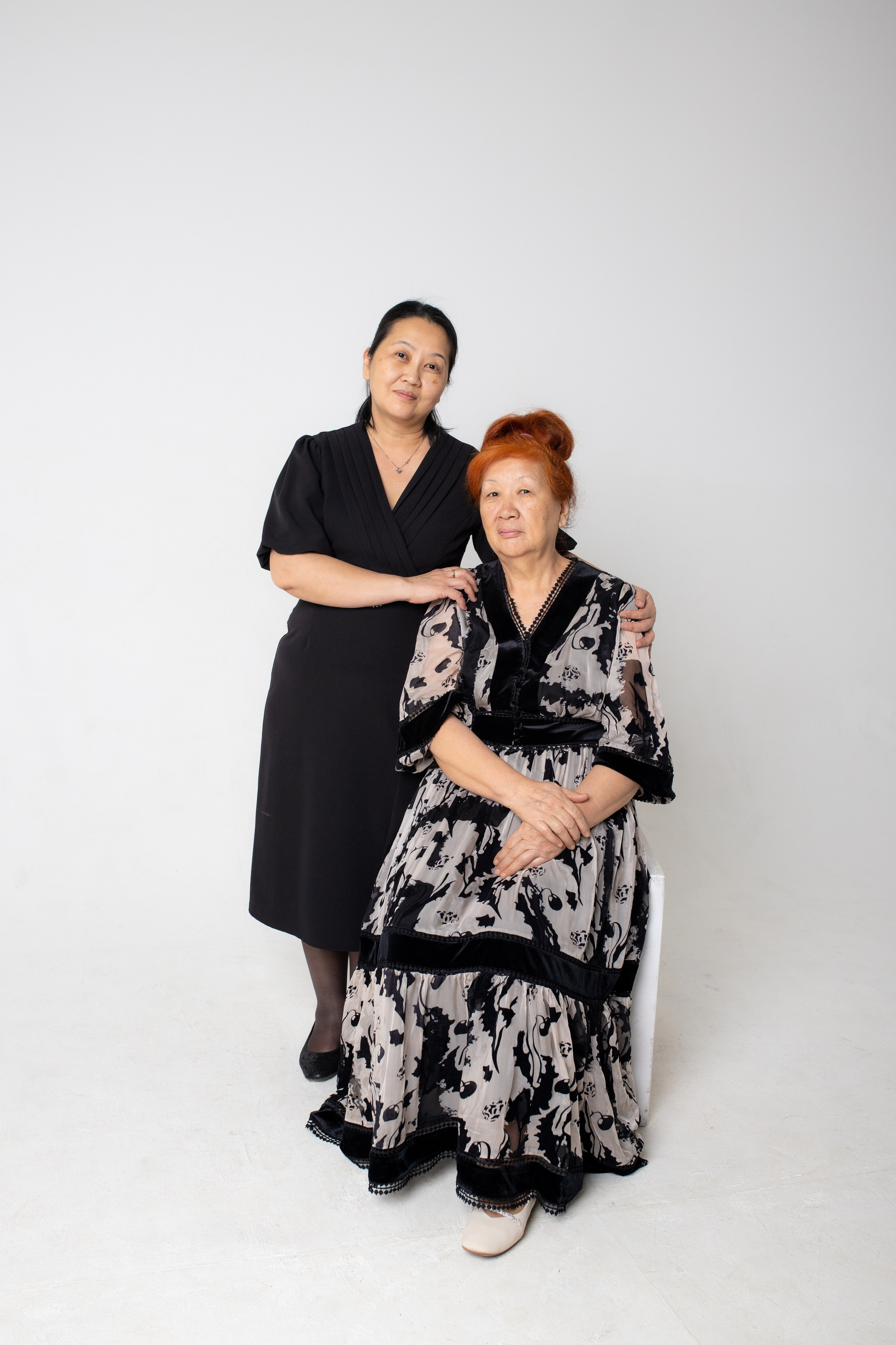 Семейная фотосессия на циклораме с импульсным светом. Фотограф в Железнодорожном и Балашихе