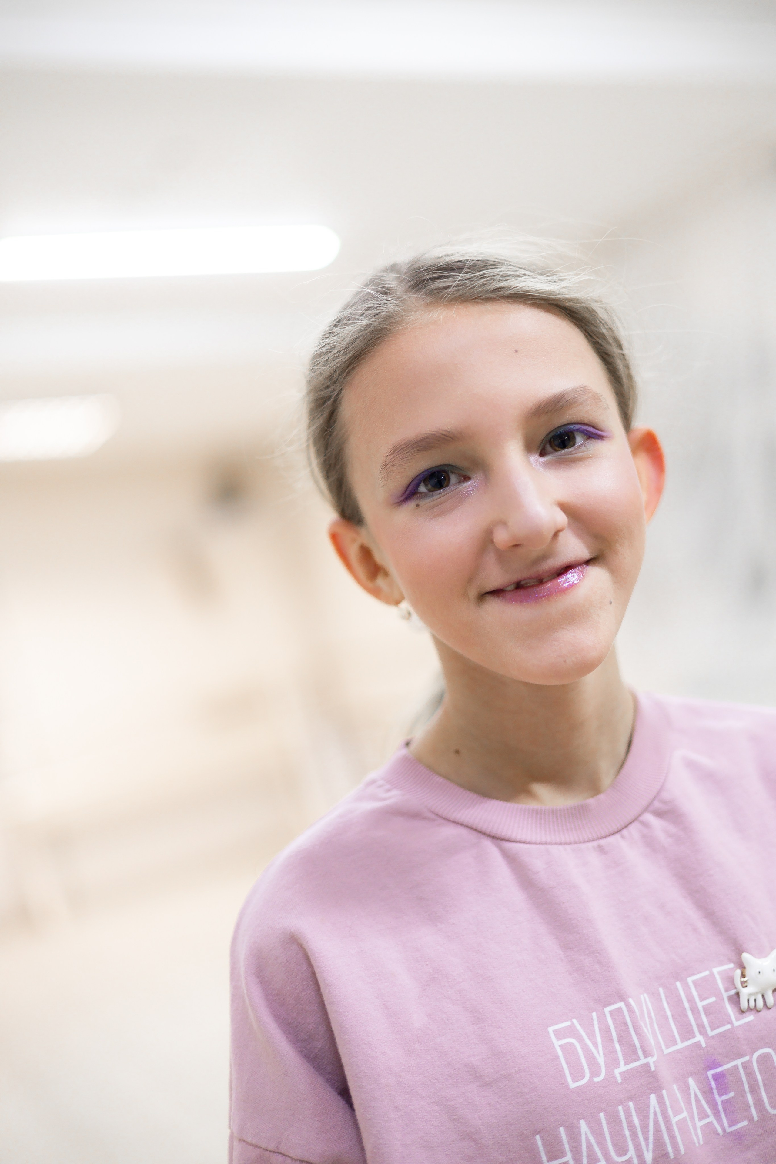 Урок «цветного» макияжа для Театра моды. Школа для девочек во Владивостоке — Само Совершенство