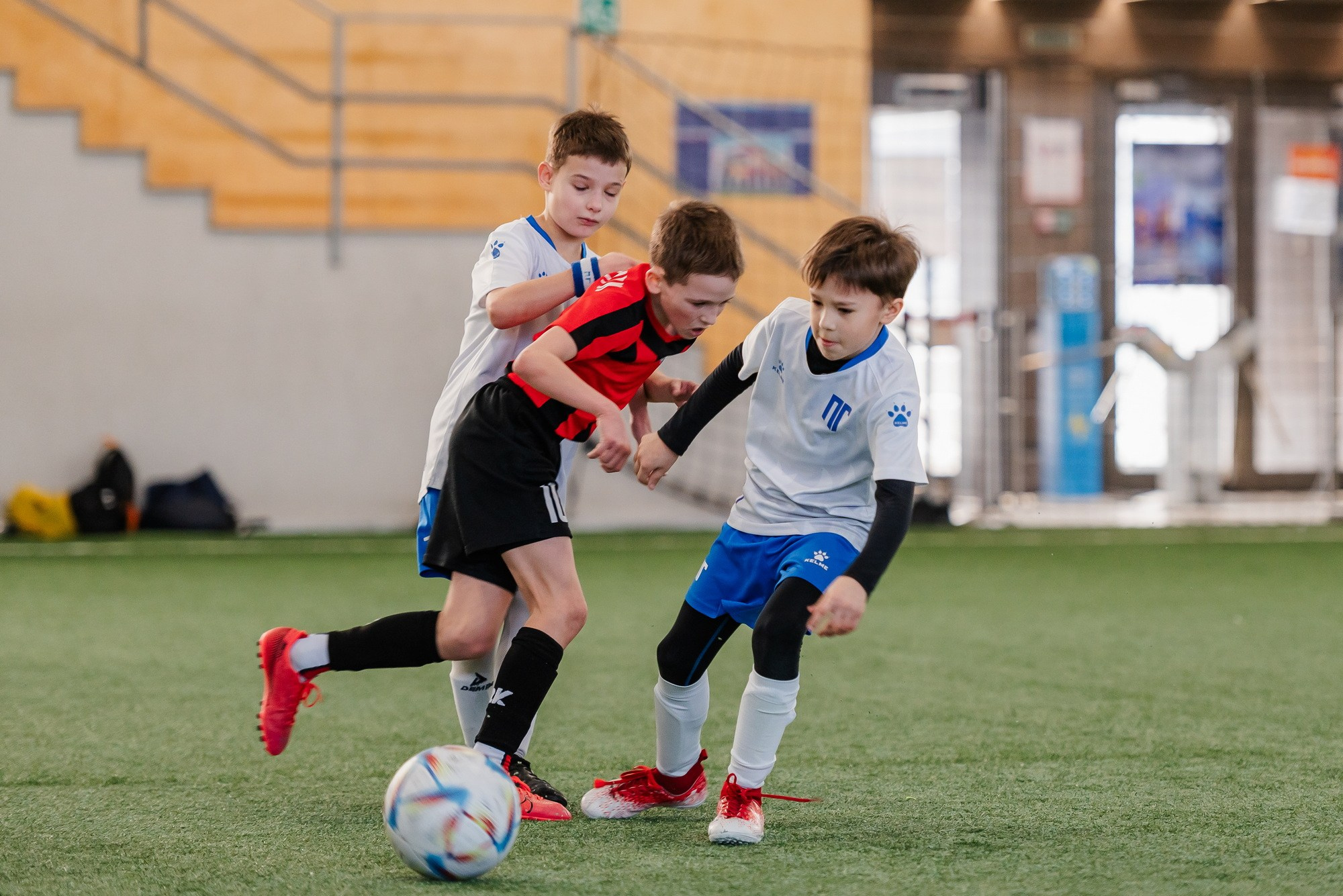 Детский турнир по футболу KAMILOV CUP-2024. Свадебный и репортажный фотограф Никита Сницарев в Барнауле