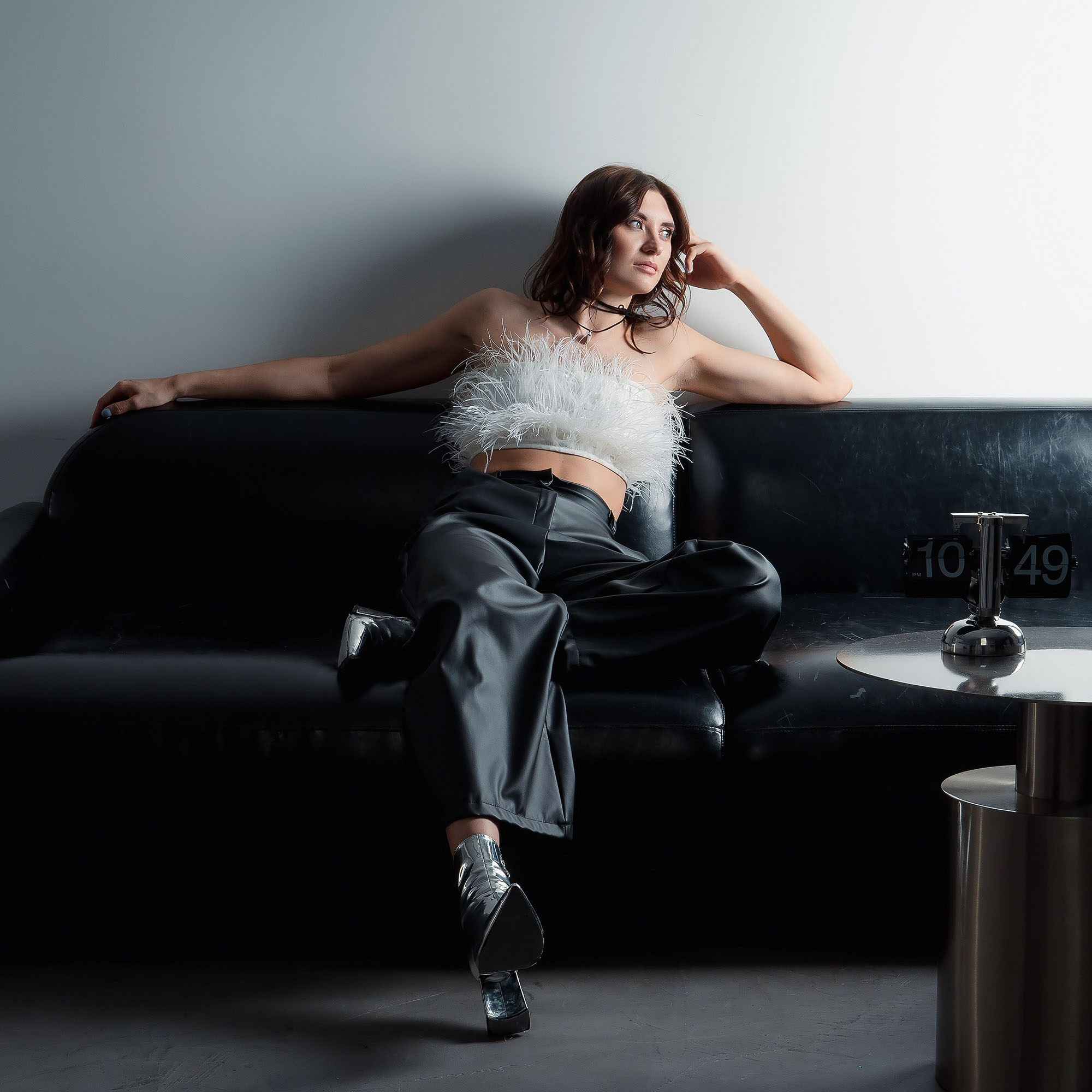 Фотосессия в тёмной студии