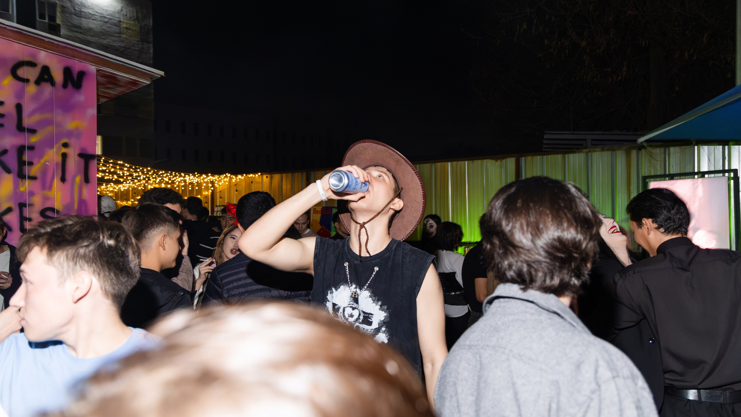 ВЫШКА WAVE — HALLOWEEN. Портретный фотограф в Алматы