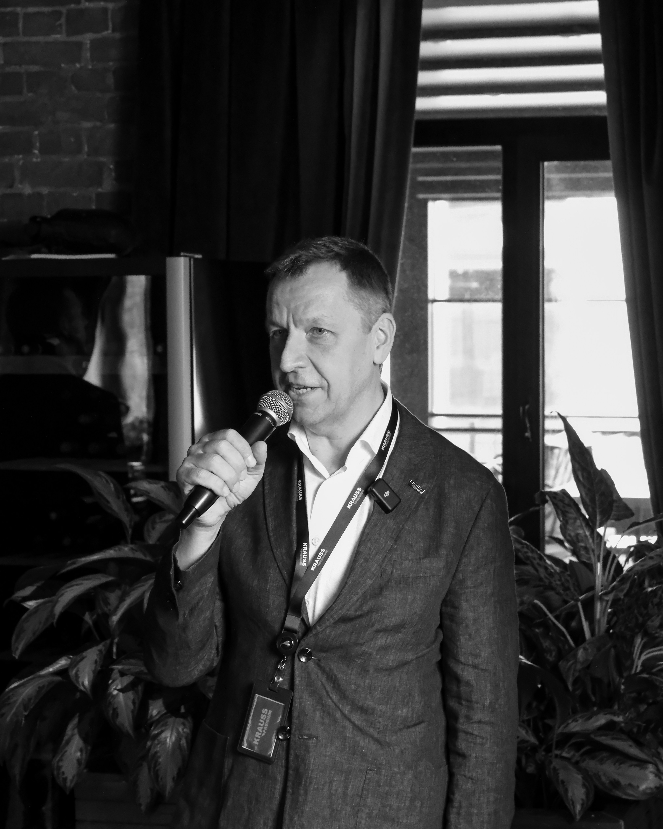 Прогулки с архитектором х Krauss Premium | 2025. Михаил Мулач | Архитектурный фотограф