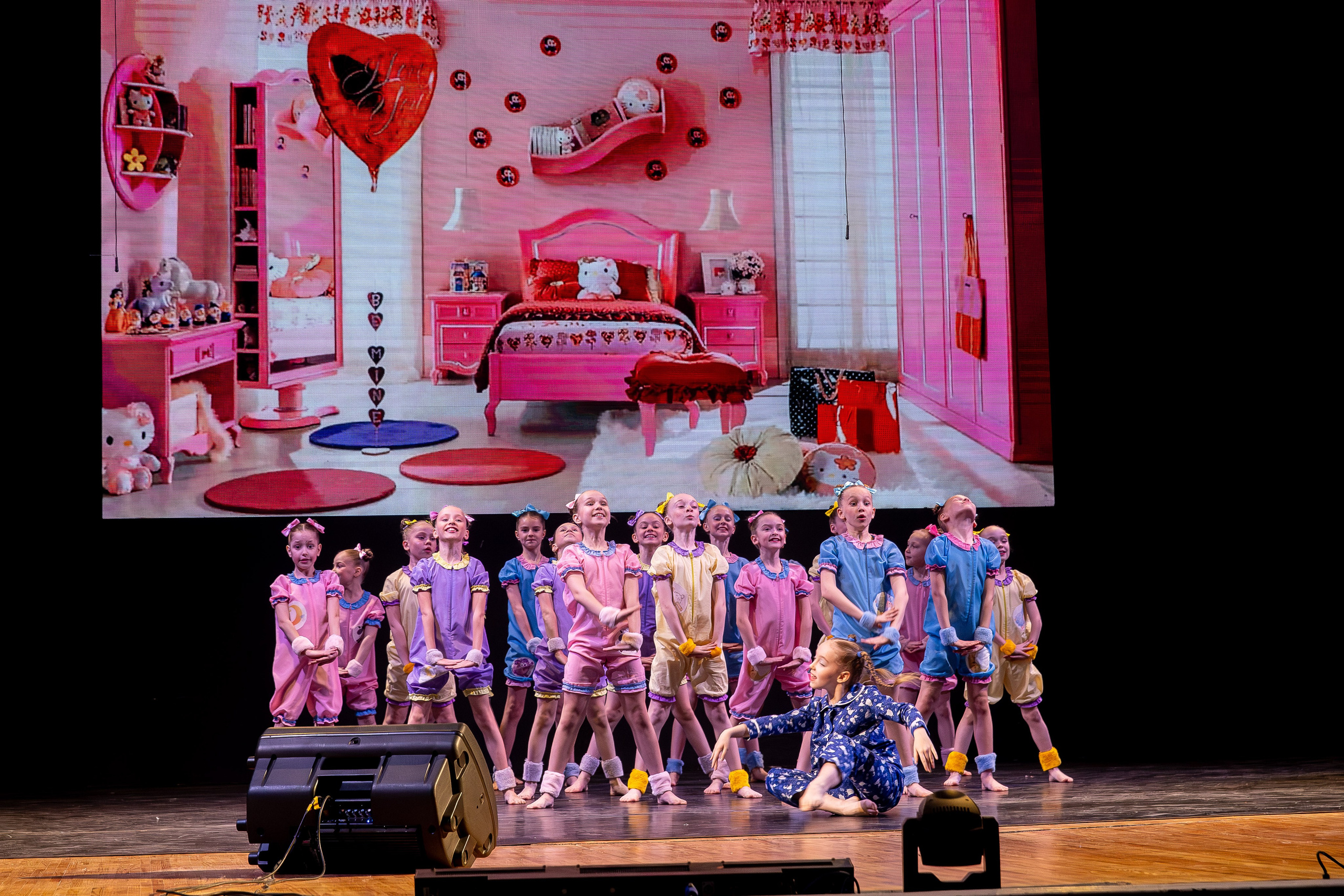 Фото и видео на выпускной в школе и детском саду. Свадебный, семейный видеограф и фотограф в Екатеринбурге Николай Рыков