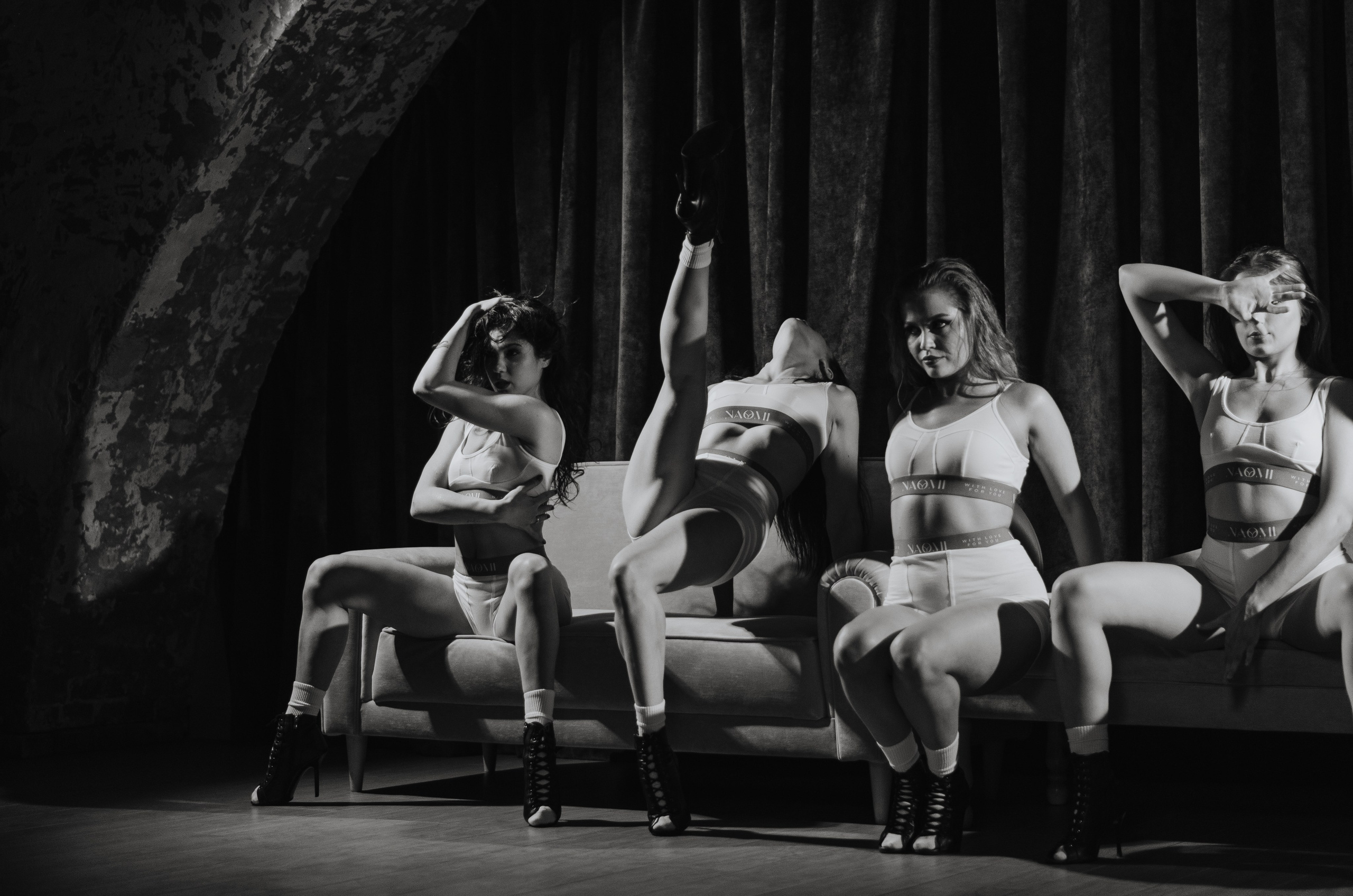 Фото-подглядки с видеосъемки танцевальной команды «Secret». Денисова Аля — фотограф для парных съемок и индивидуальных историй в Барнауле