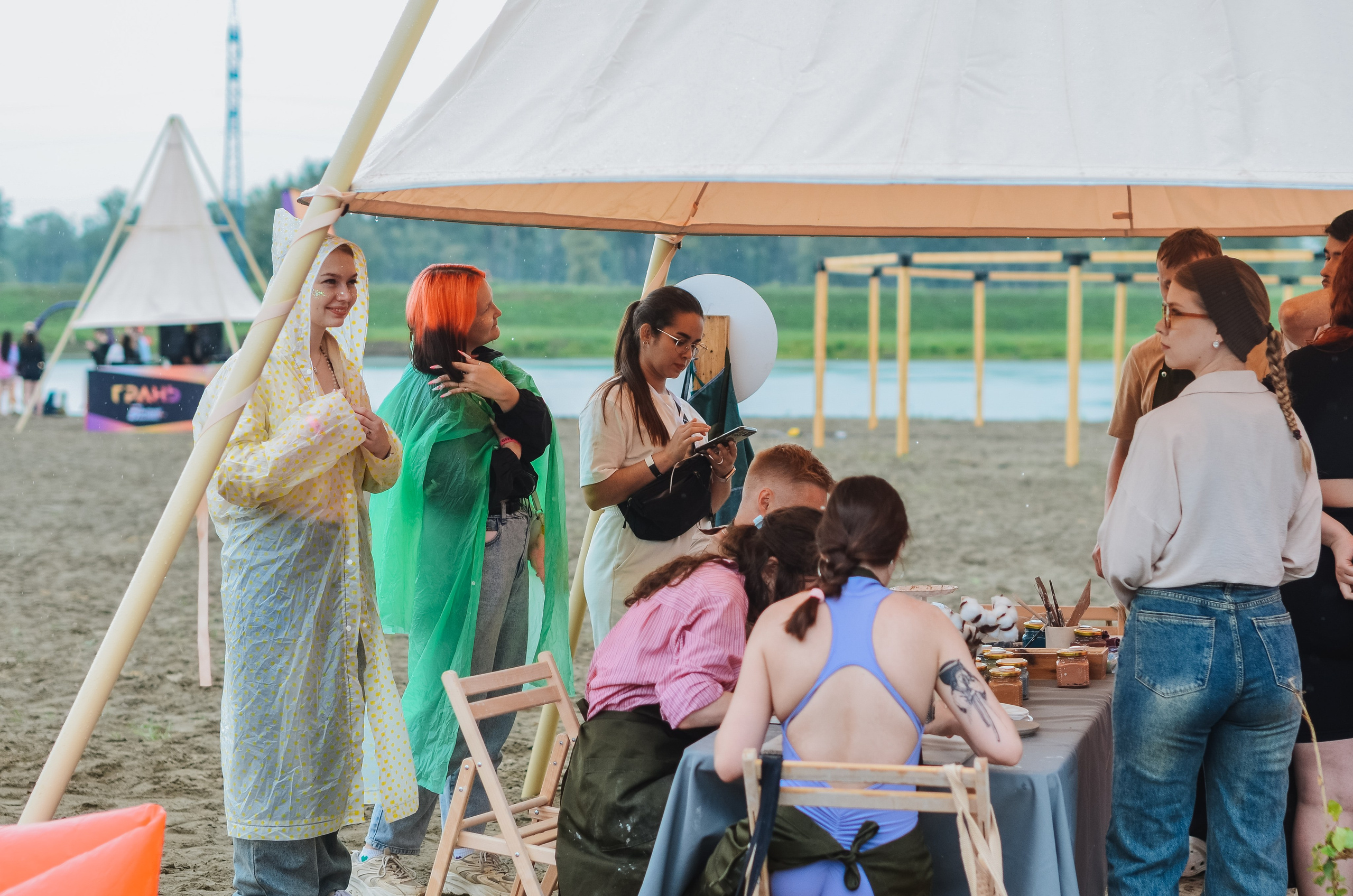 Фестиваль «Грань» 2025. Спортивная площадка. Денисова Аля — фотограф для парных съемок и индивидуальных историй в Барнауле