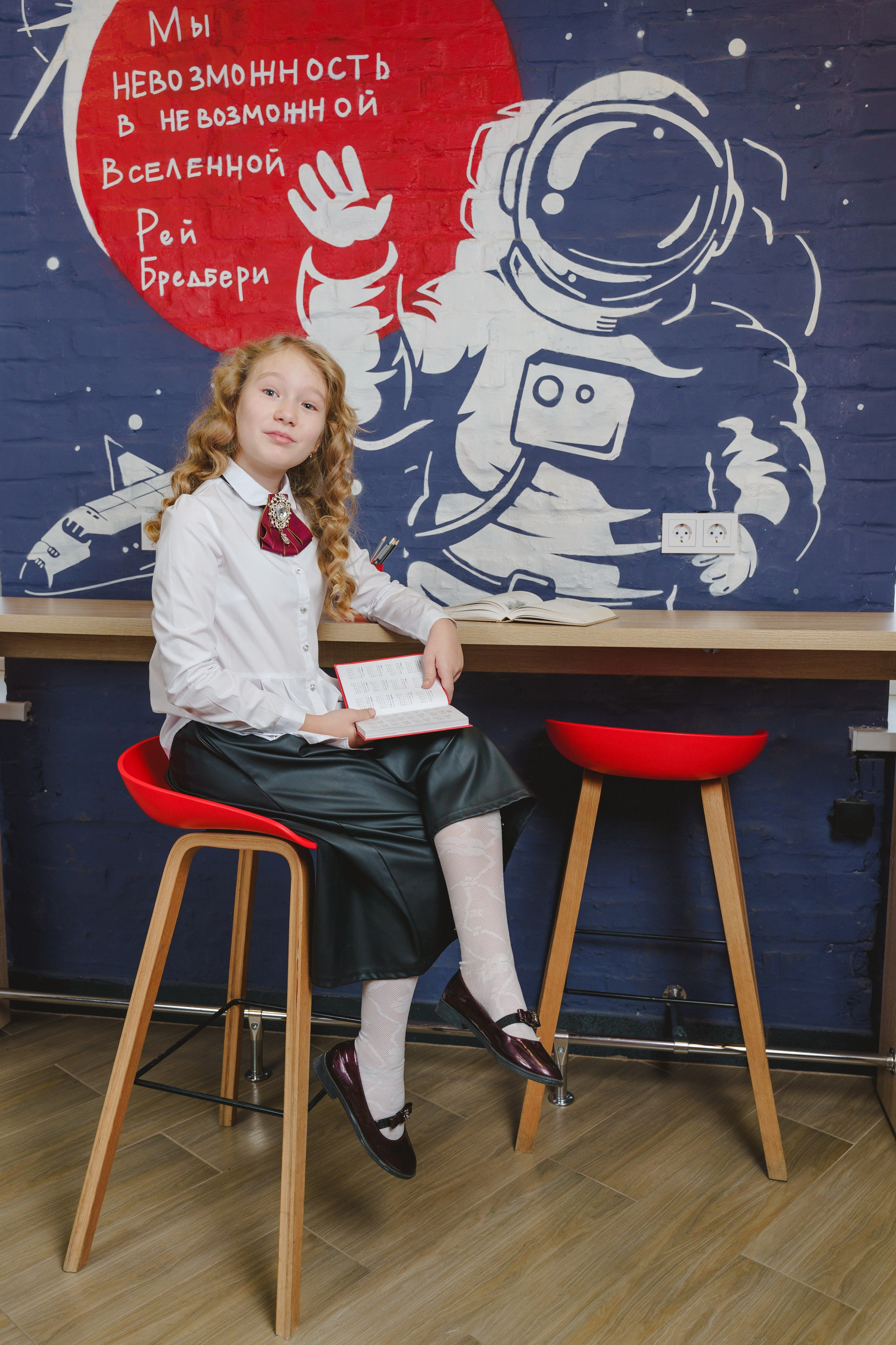 Фотокнига выпускника начальной школы индивидуальный выпускной альбом. Фотограф в детский сад в Екатеринбурге, выпускные альбомы Юлия Умерова