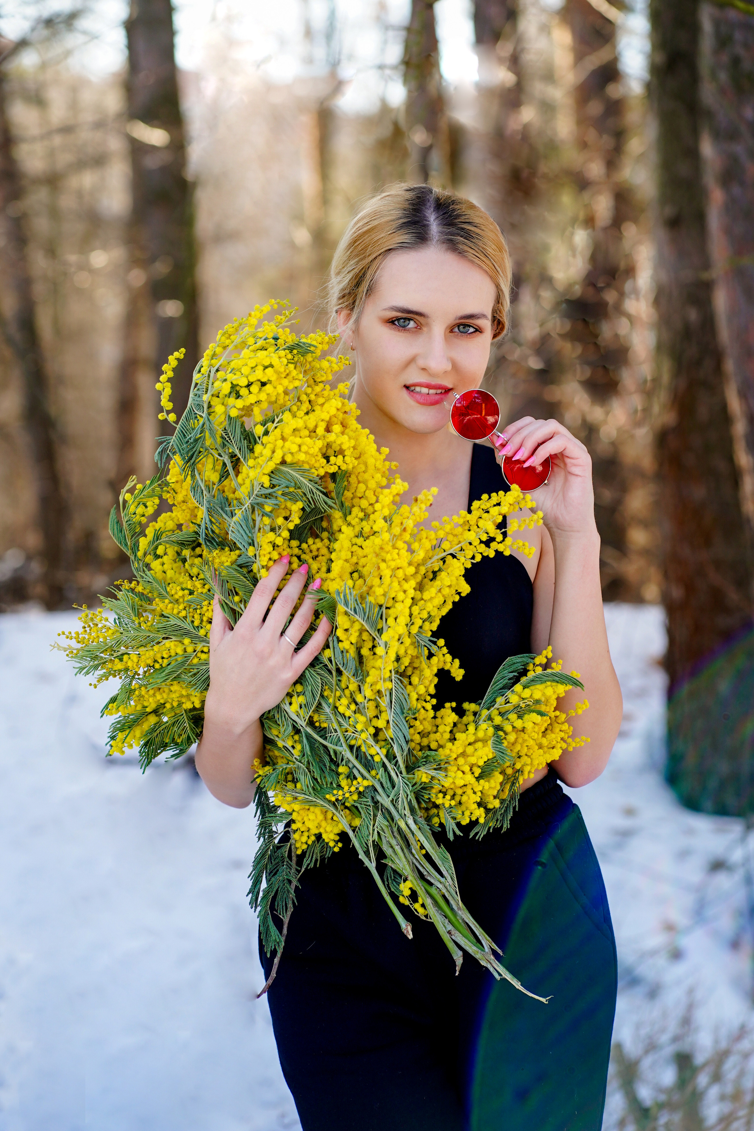 Дана и мимоза. Фотограф Дмитров. Москва