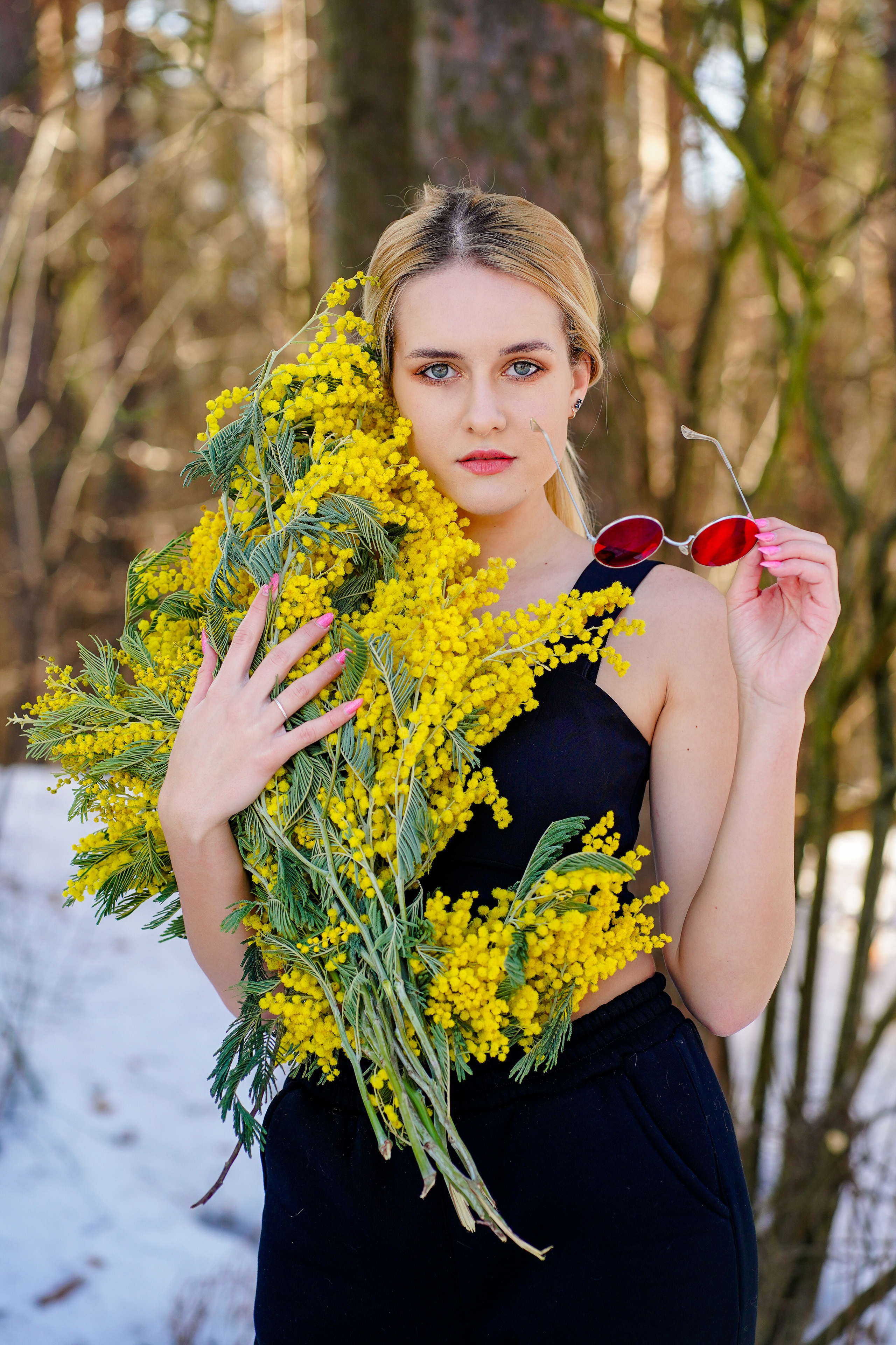 Дана и мимоза. Фотограф Дмитров. Москва