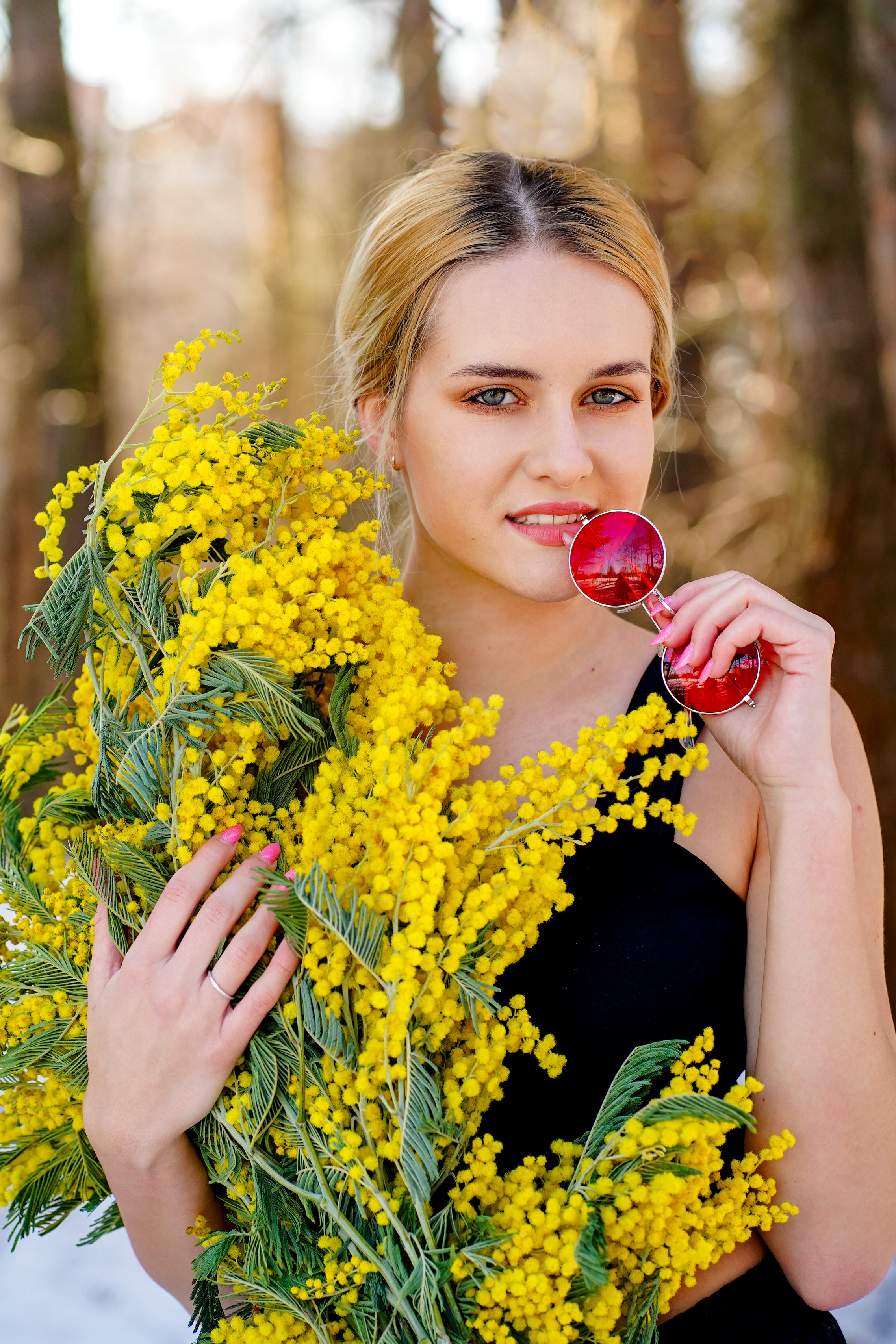 Дана и мимоза. Фотограф Дмитров. Москва