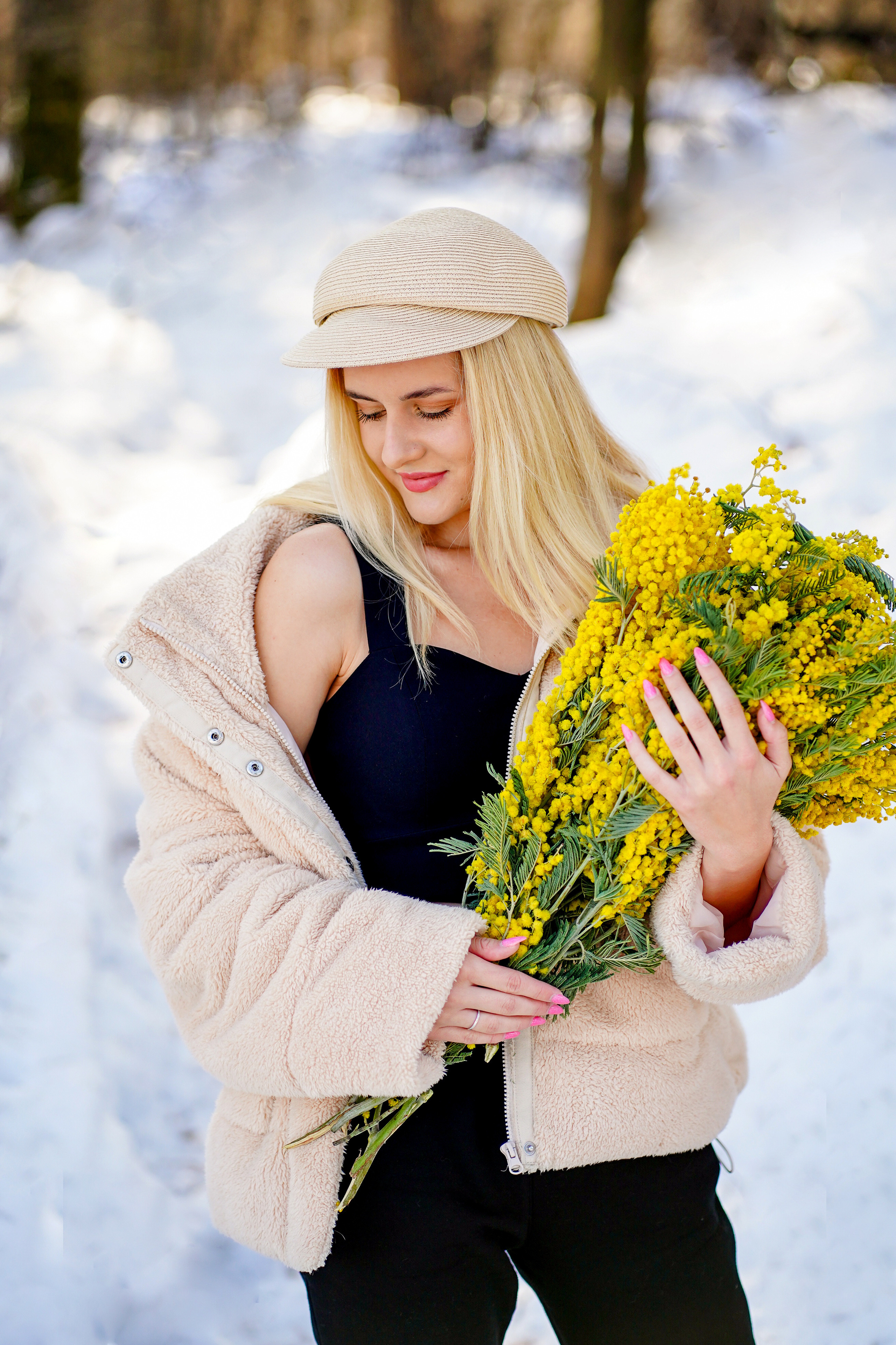 Дана и мимоза. Фотограф Дмитров. Москва