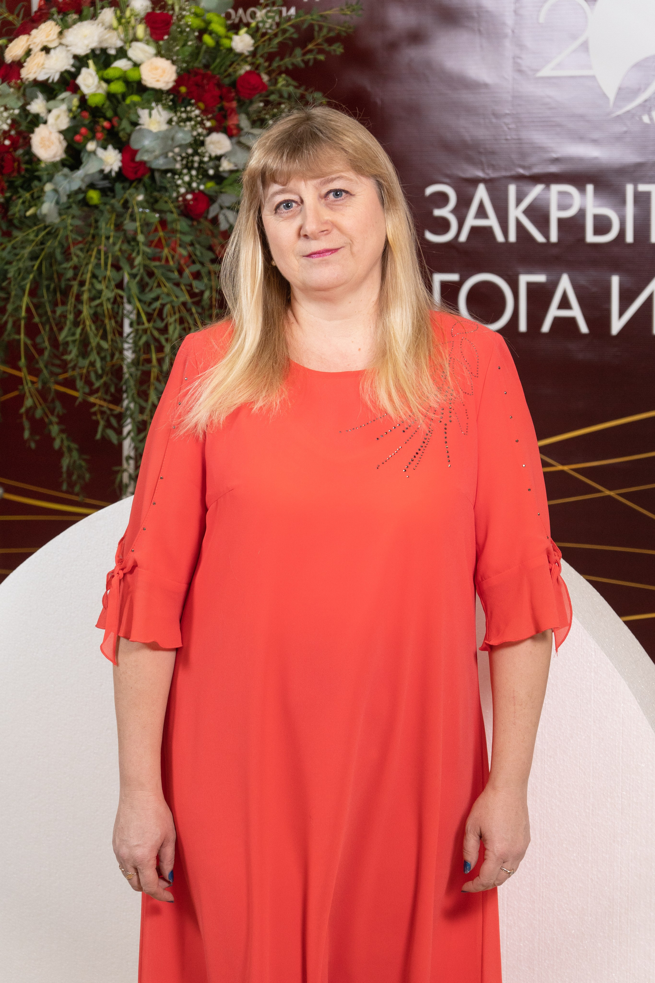 Музыкальный театр. Занимаюсь профессиональной фотографией и живу рядом с Байкалом. Работаю в разных жанрах