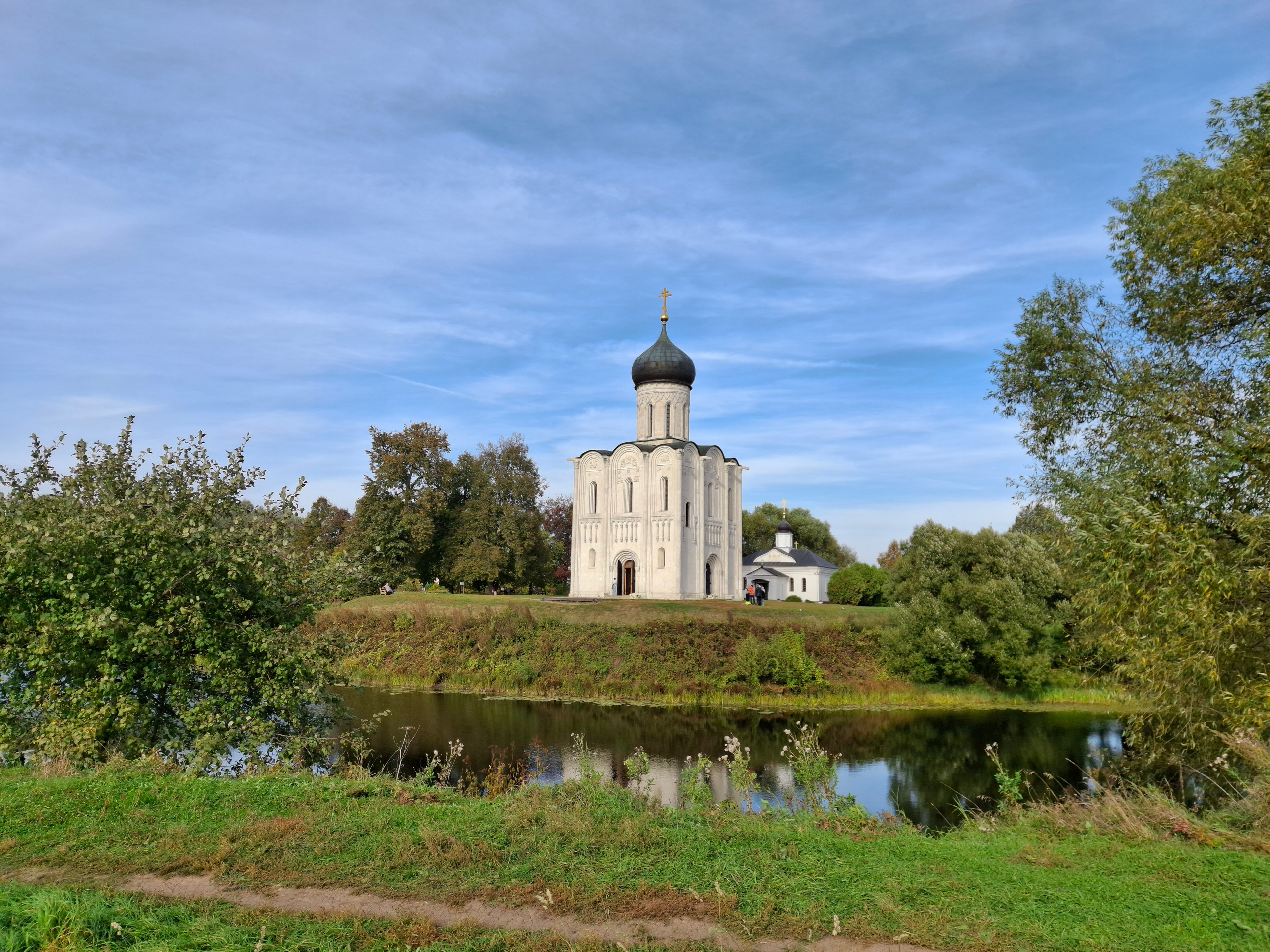 Церковь Покрова-на Нерли. 18 сентября. Игорь Жучков. Россия увиденная глазами путешествующего фотографа