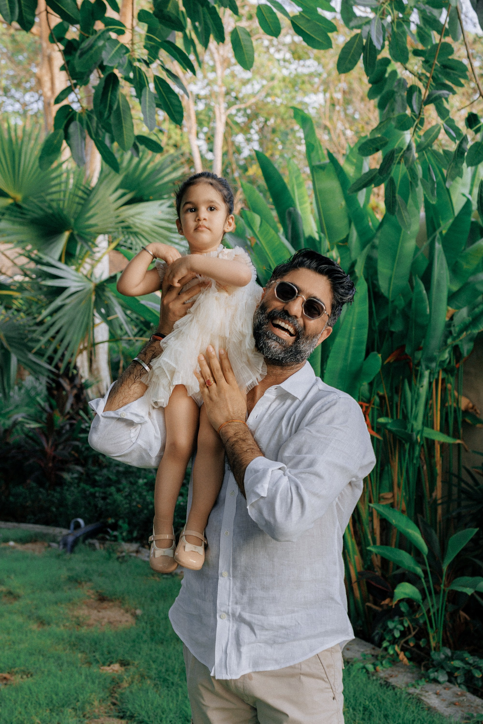 Family photoshoot in Phuket, Thailand. Fedor Lemeshko — Destination Wedding and Family Lifestyle photographer
