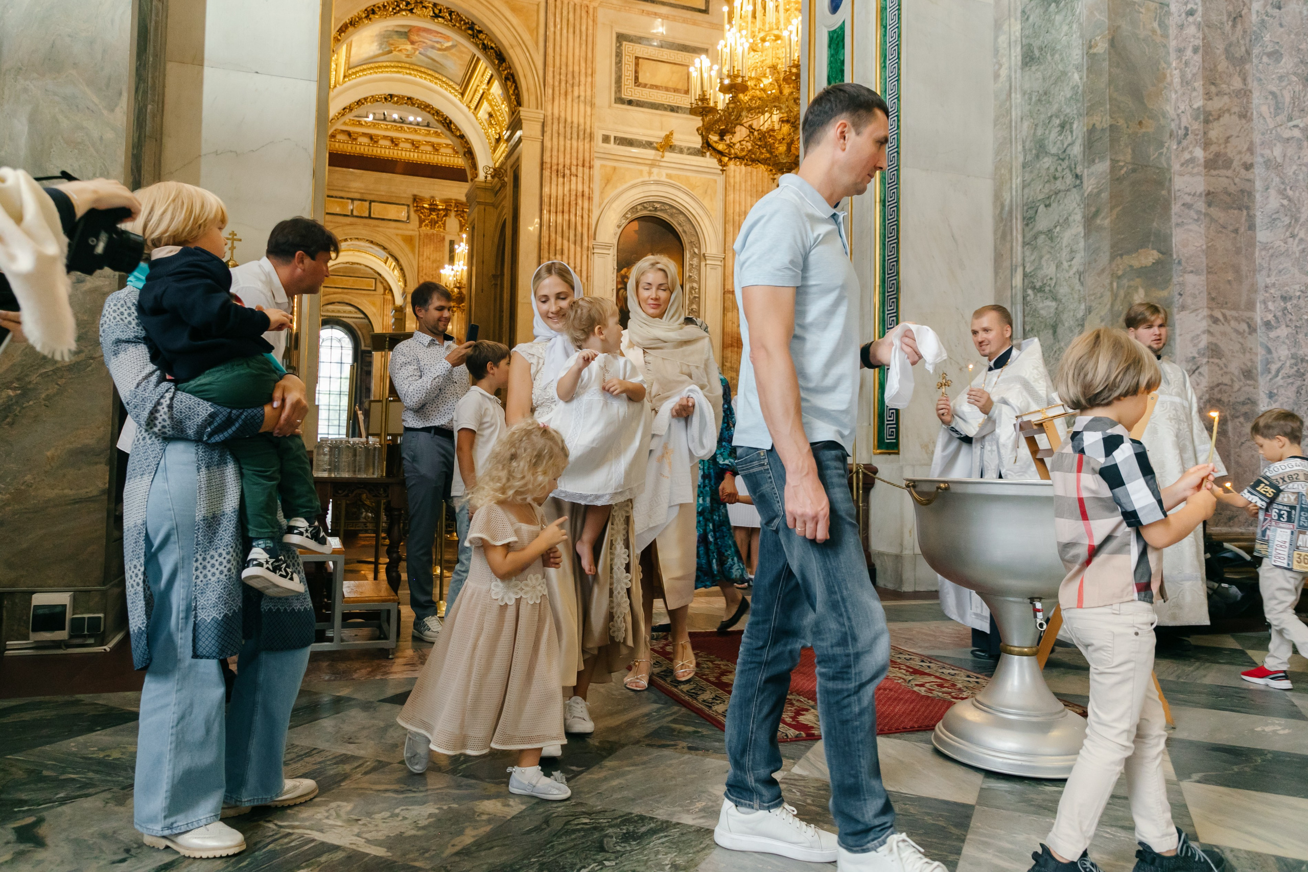Крещение ребенка в Исаакиевском соборе СПб, крещение в церкви цена, крещение ребенка цена в спб невский район, можно крестить в исаакий, крещение в исаакиевском соборе санкт-петербурга 2023, как и где покрестить ребенка в спб, как записаться на крестины ребенка в исаакиевском соборе, фотограф на