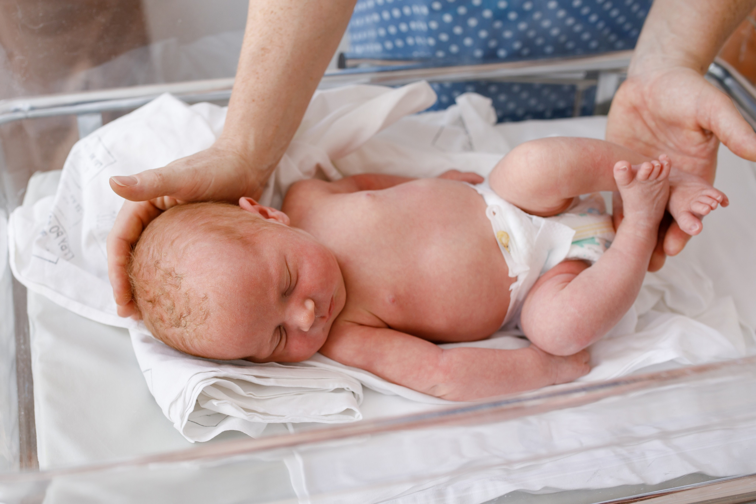 Фотосессия в палате. Фотограф новорожденных Ростов-на-Дону