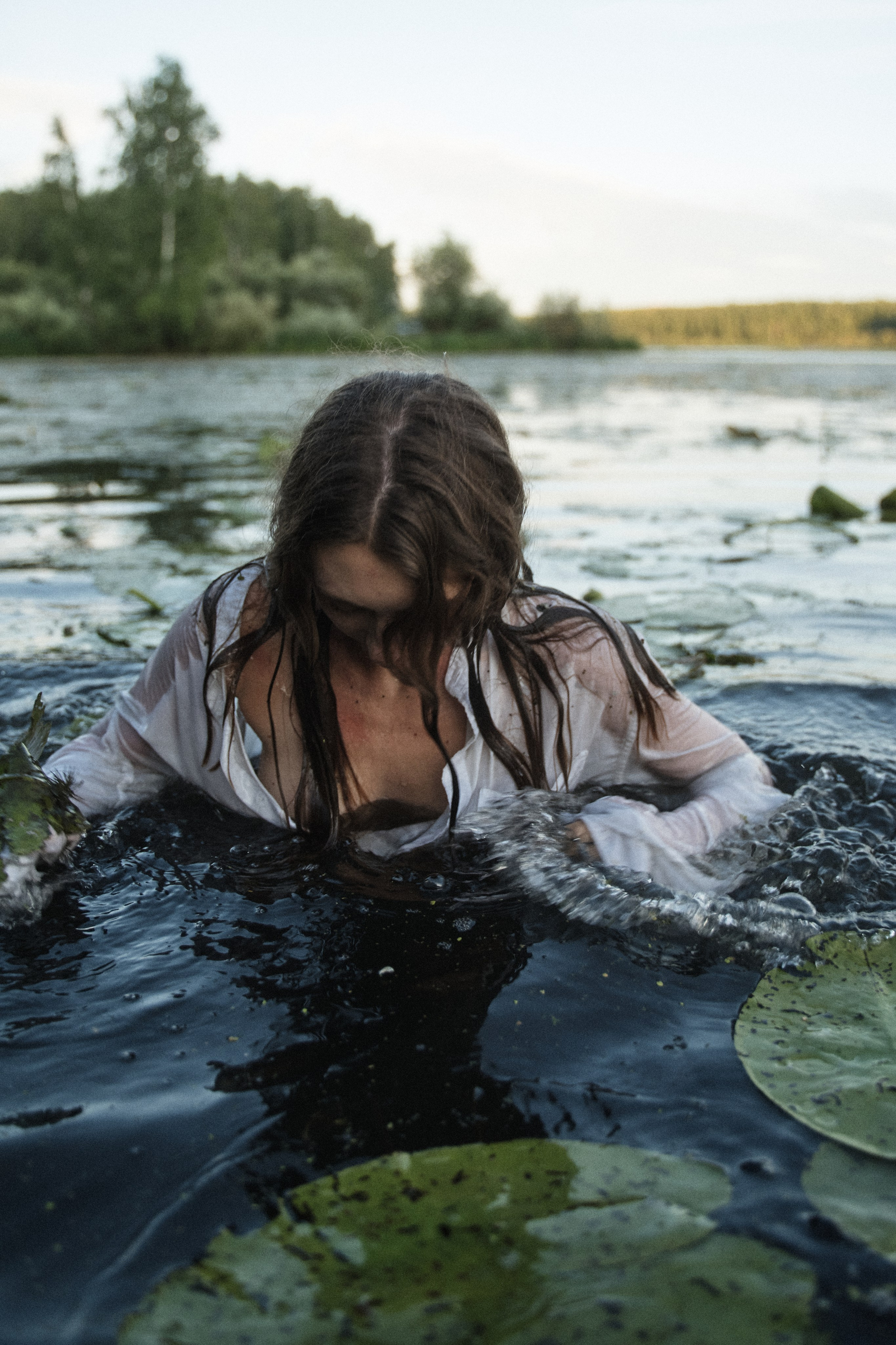 Mariia and water lilies. Главная