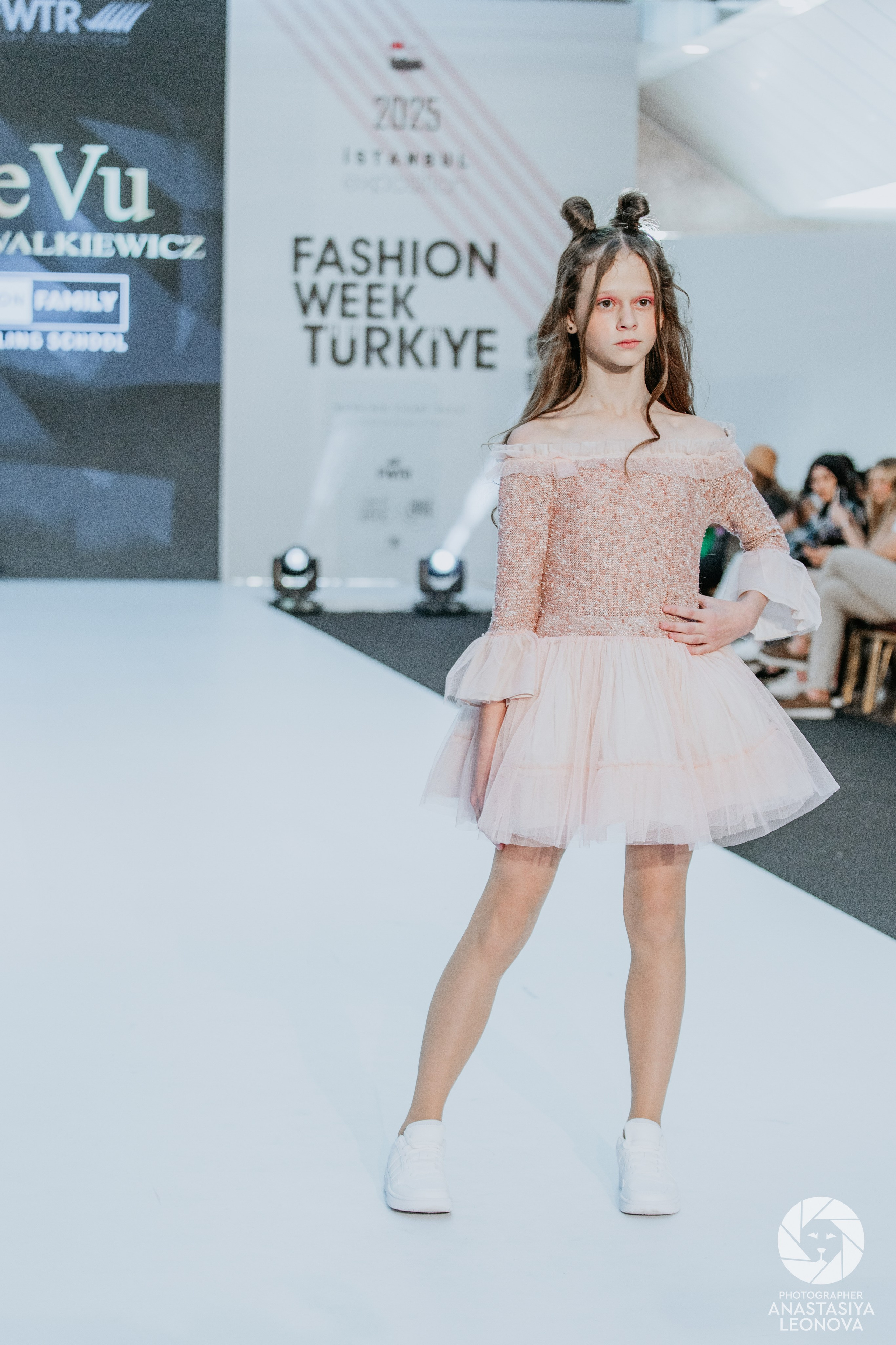 Fashion Week Türkiye [spring, 2025]. Anastasia Leonowa