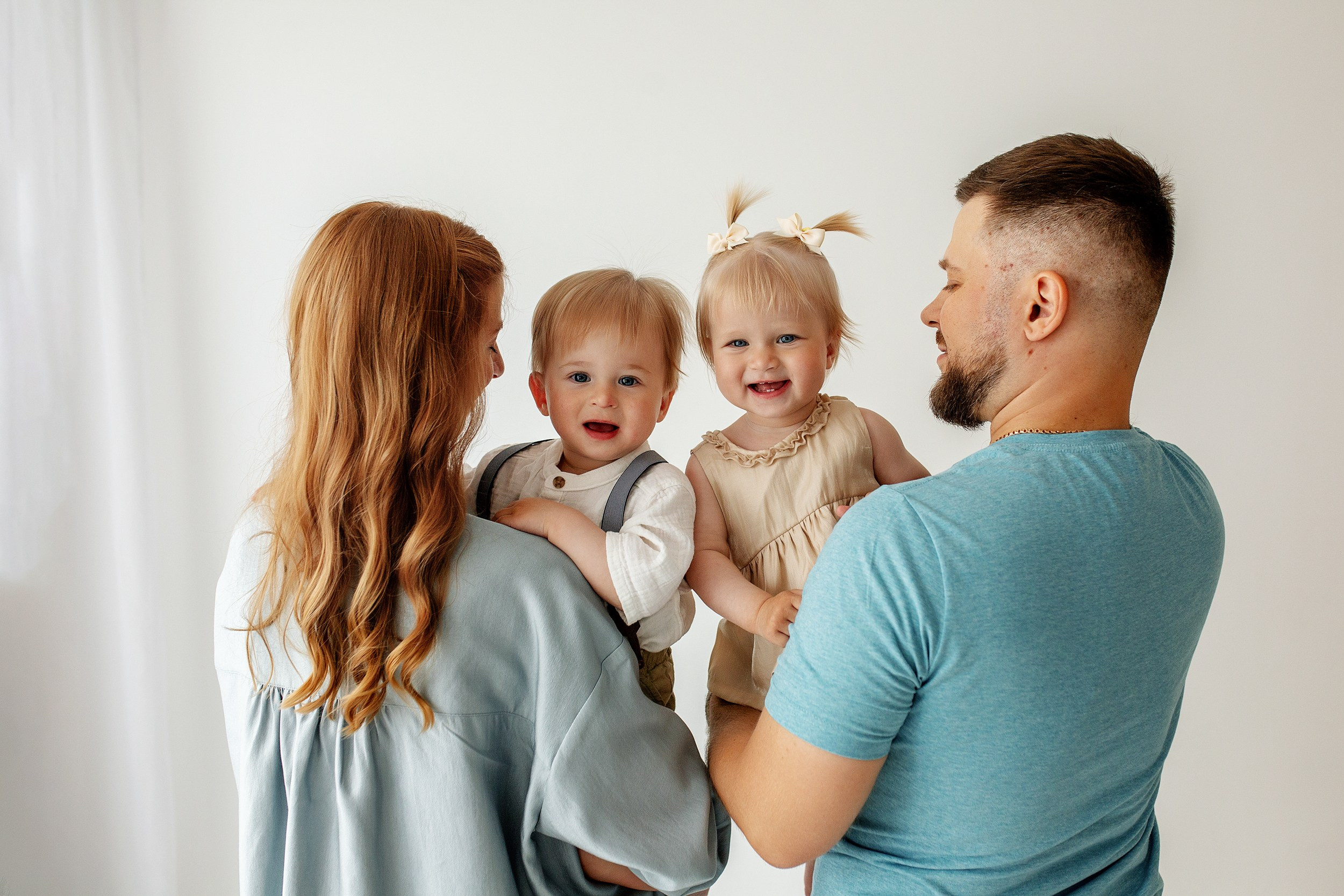 ВАРЯ и ИЛЬЯ 1 год. Фотограф новорожденных Оксана Полевская