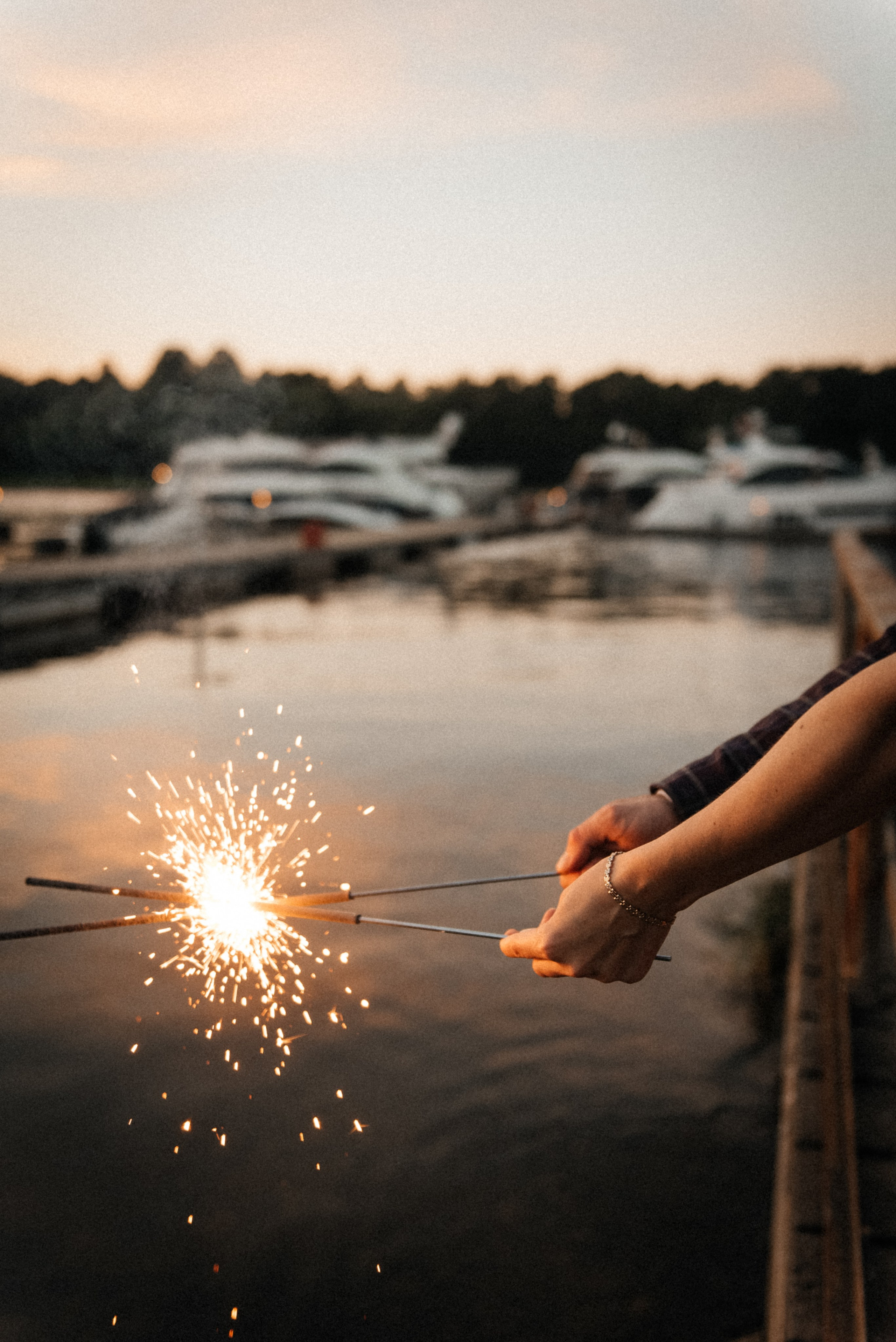 фотосессия с бенгальскими огнями