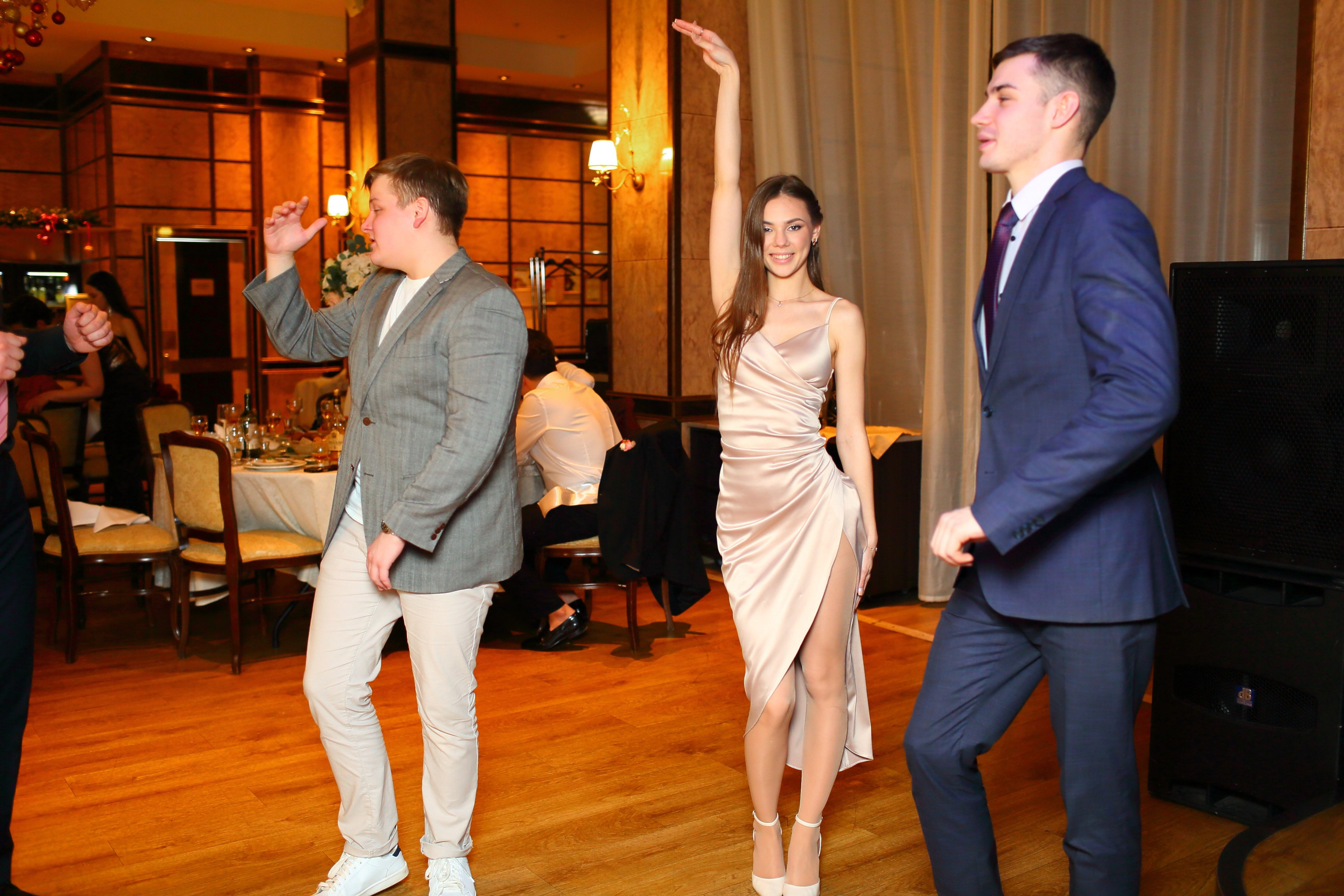 Съемка выездной регистрации в отеле. Свадебный и репортажный фотограф в Ярославле и Санкт-Петербурге Роман Микрюков