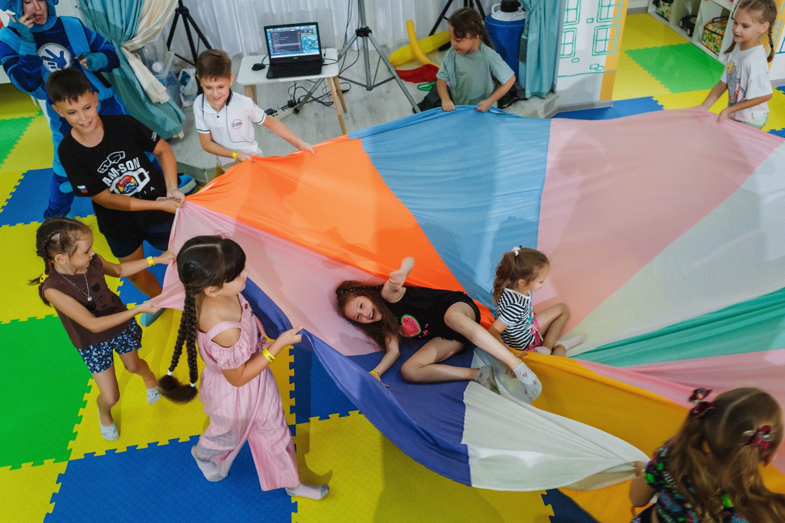 Волшебные моменты: детский праздник в игровой Клумба, Таганрог. Свадебный и семейный фотограф в Таганроге Бакарюк Антон