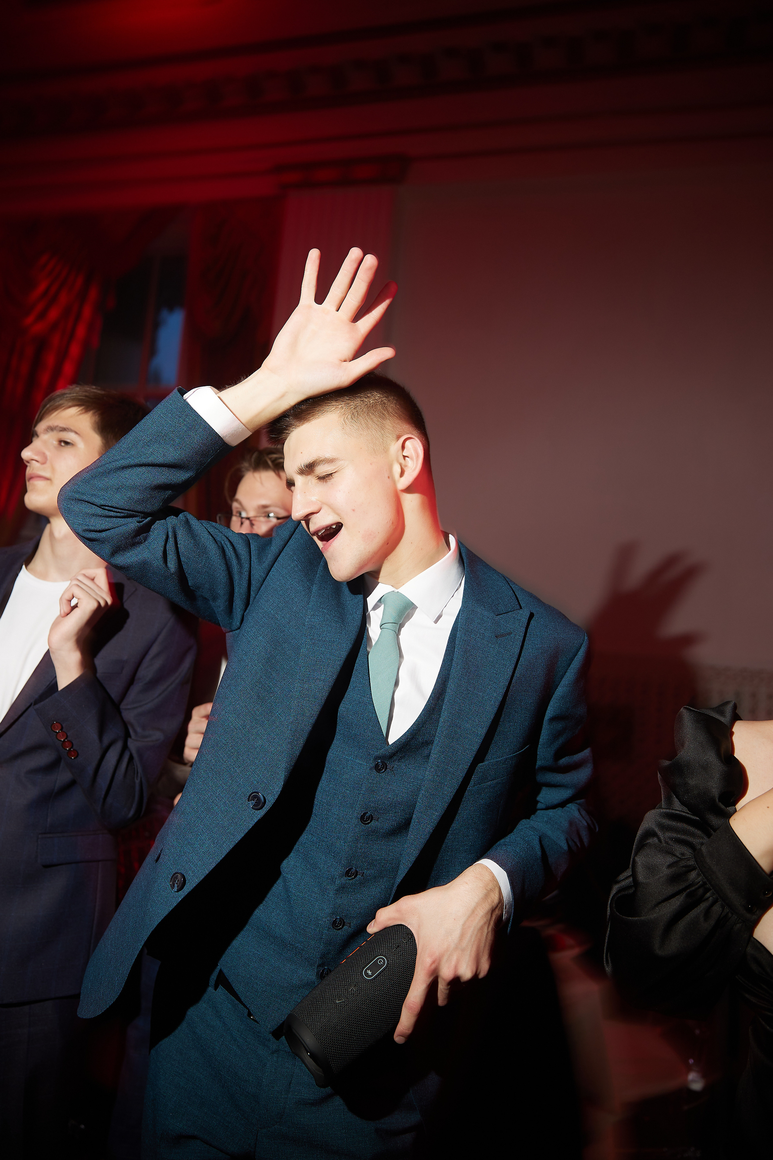 Выпускной вечер, вручение диплопов. Выпускные альбомы в Томске. Фотограф Сергей Стёпин