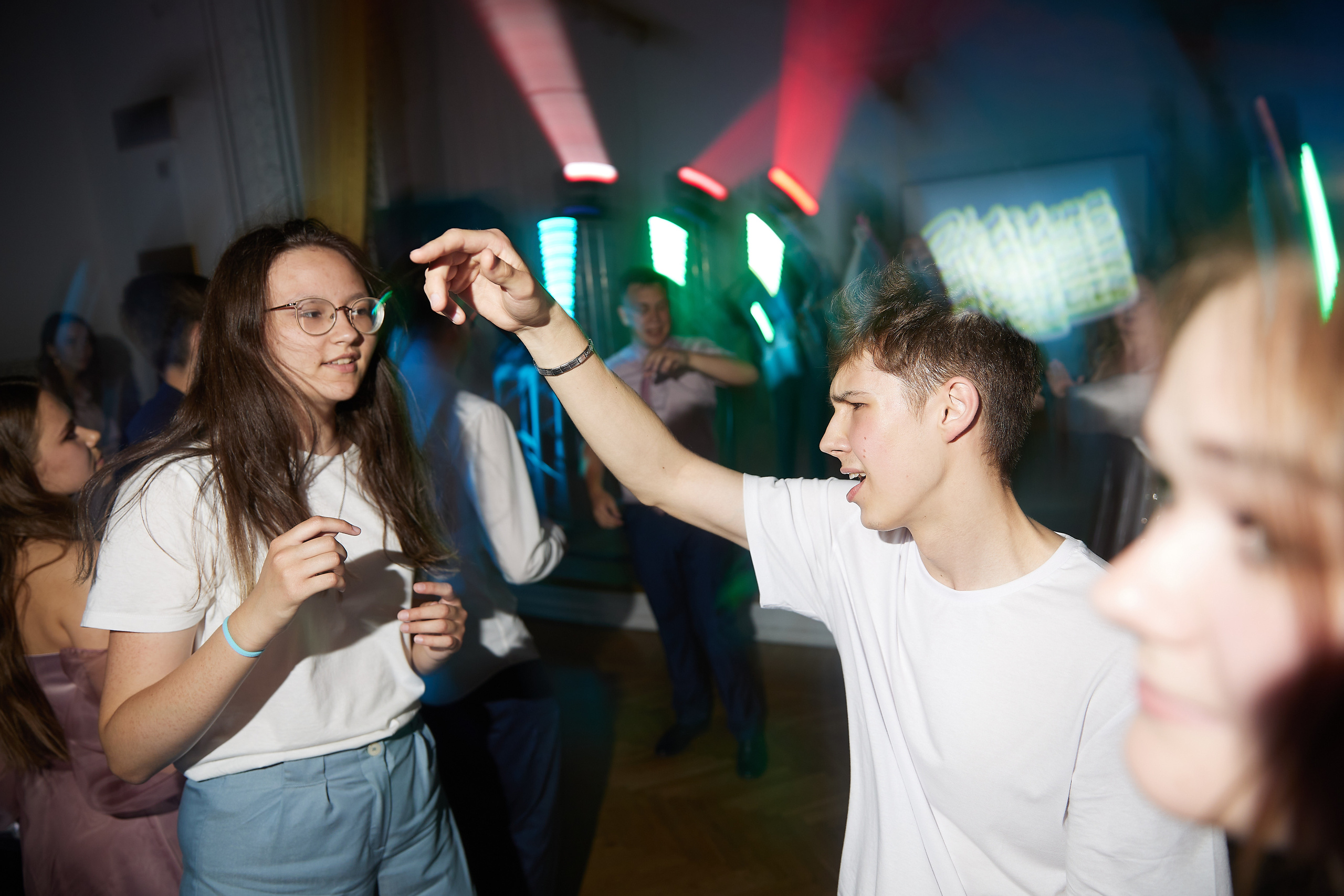 Выпускной вечер, вручение диплопов. Выпускные альбомы в Томске. Фотограф Сергей Стёпин