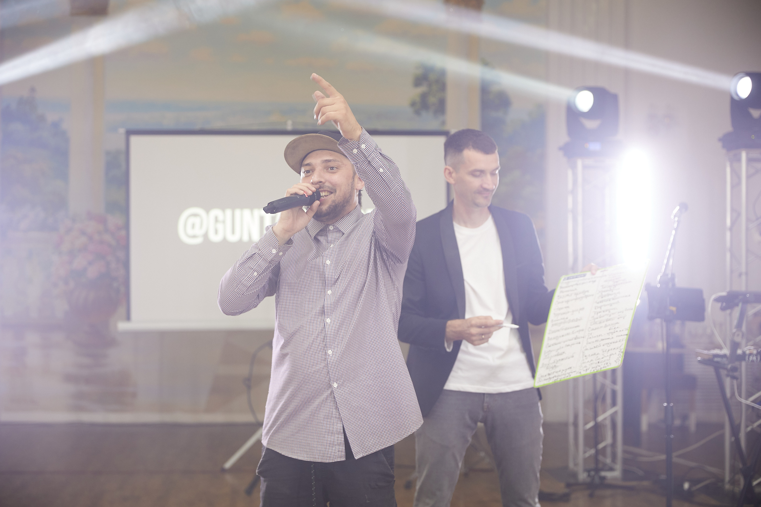 Выпускной вечер, вручение диплопов. Выпускные альбомы в Томске. Фотограф Сергей Стёпин