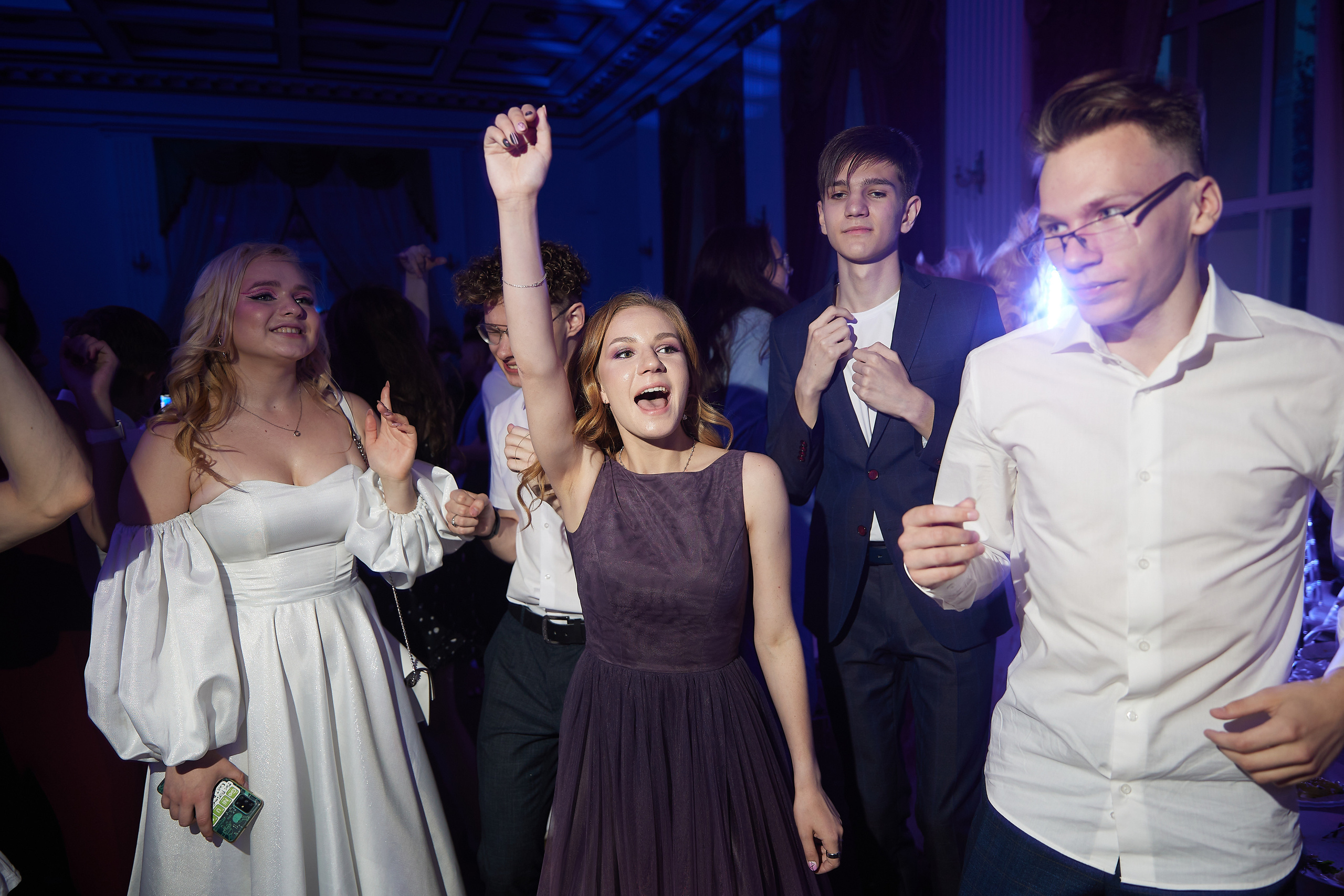 Выпускной вечер, вручение диплопов. Выпускные альбомы в Томске. Фотограф Сергей Стёпин