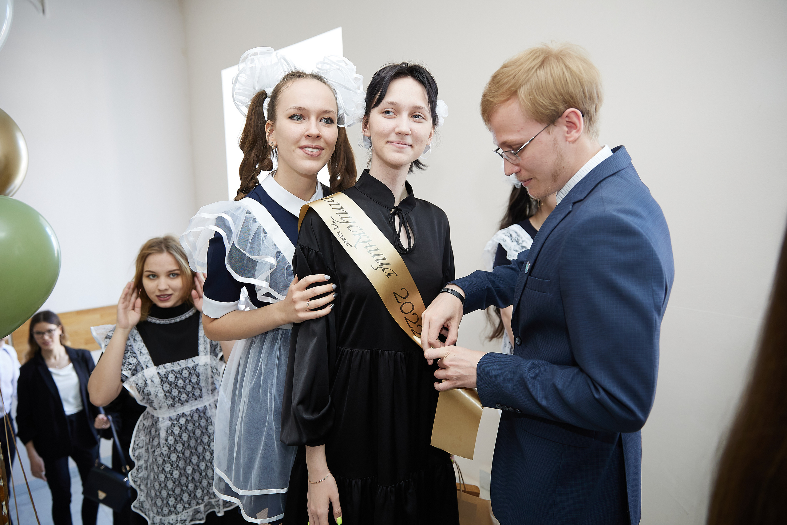 Выпускной вечер, вручение диплопов. Выпускные альбомы в Томске. Фотограф Сергей Стёпин