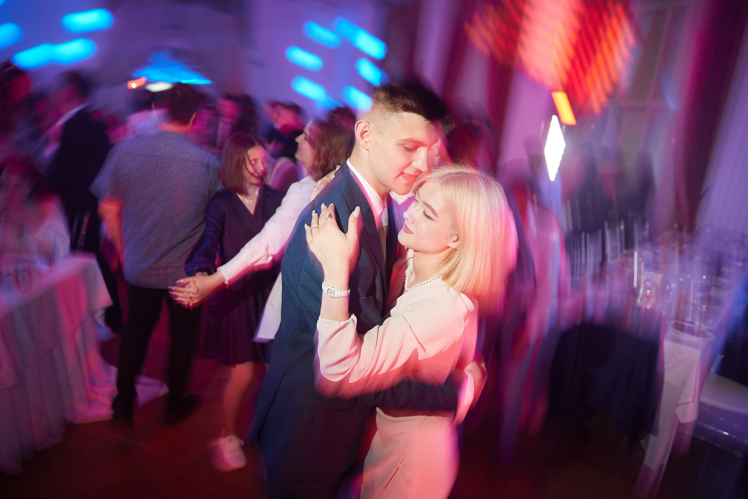 Выпускной вечер, вручение диплопов. Выпускные альбомы в Томске. Фотограф Сергей Стёпин