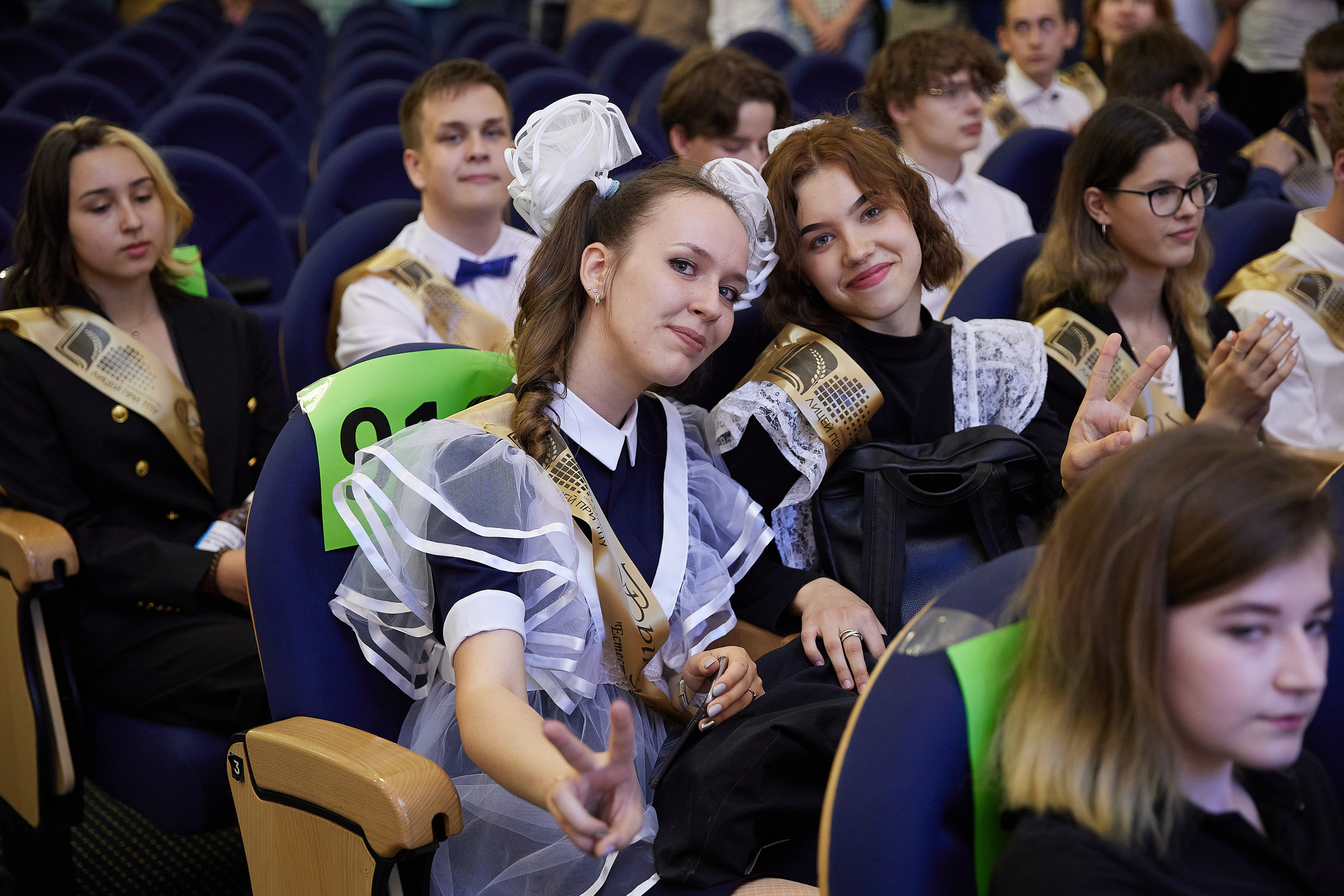 Выпускной вечер, вручение диплопов. Выпускные альбомы в Томске. Фотограф Сергей Стёпин